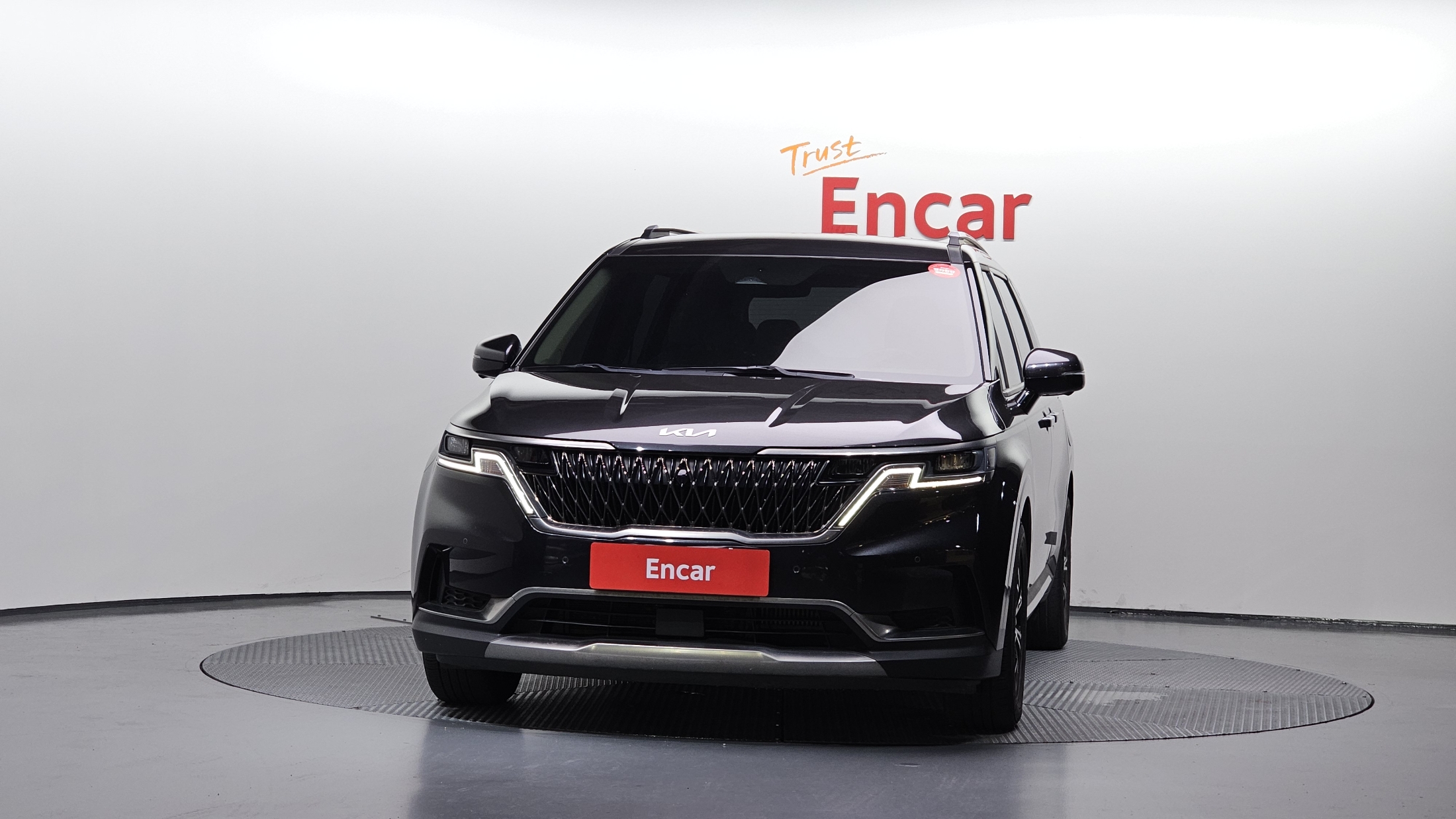 KIA CARNIVAL photo 3