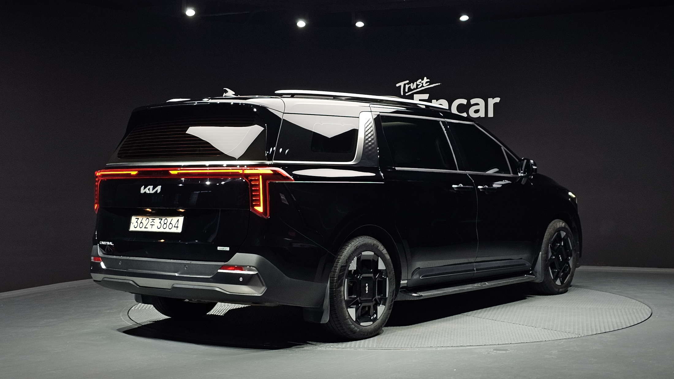 KIA CARNIVAL photo 2