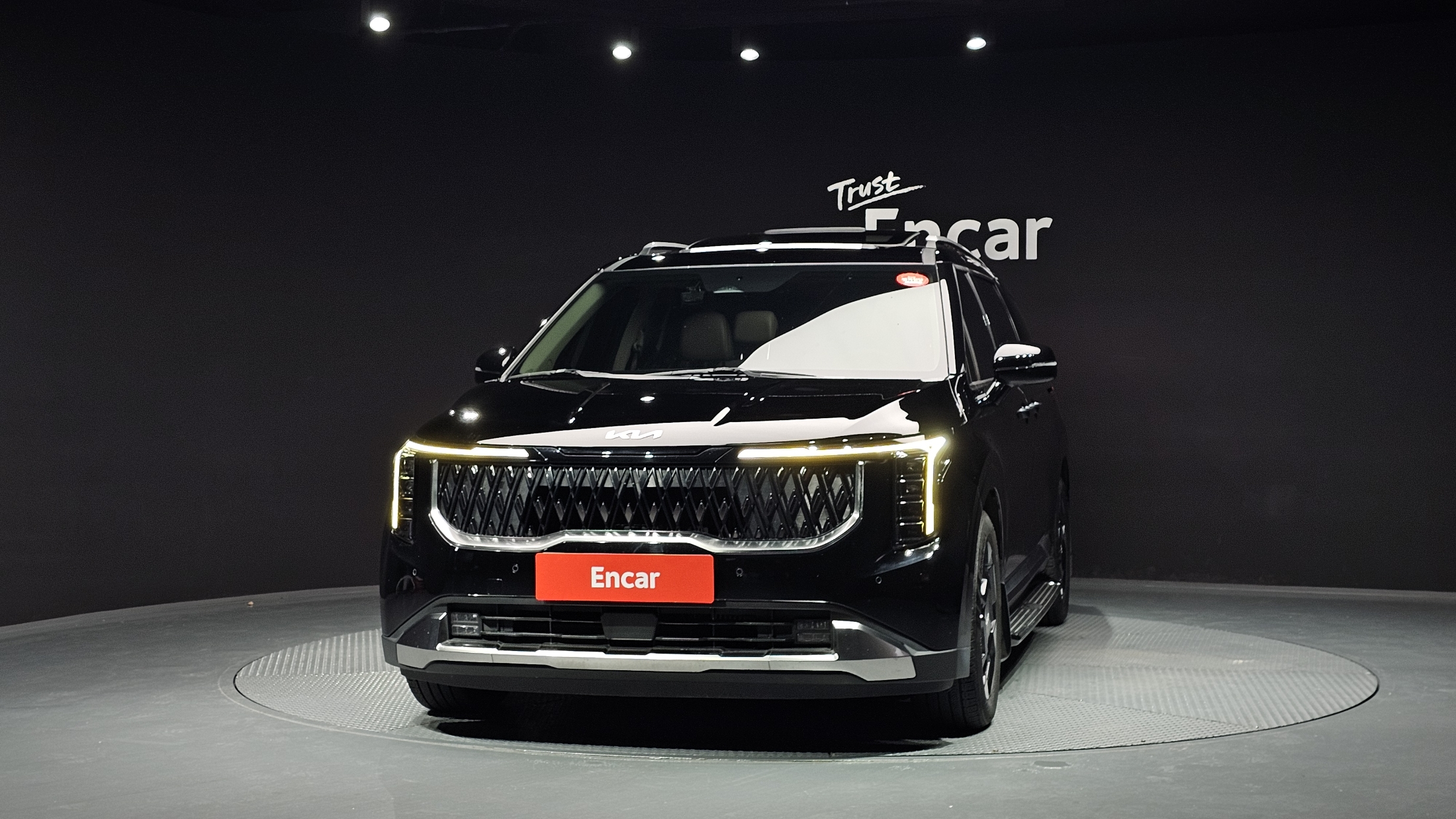 KIA CARNIVAL photo 3
