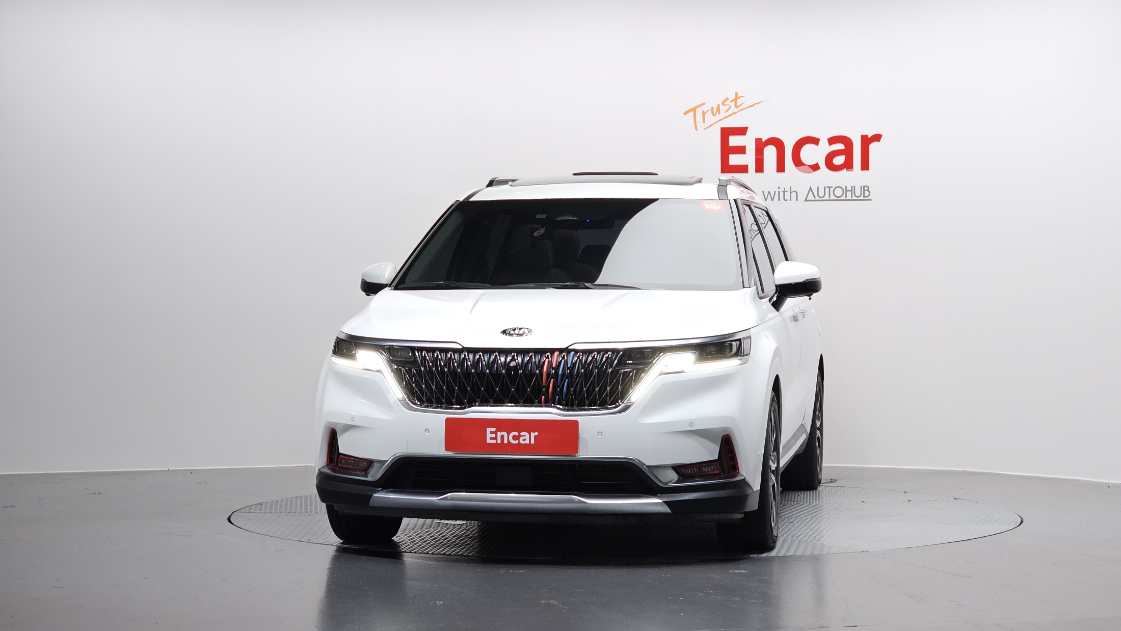 KIA CARNIVAL photo 2