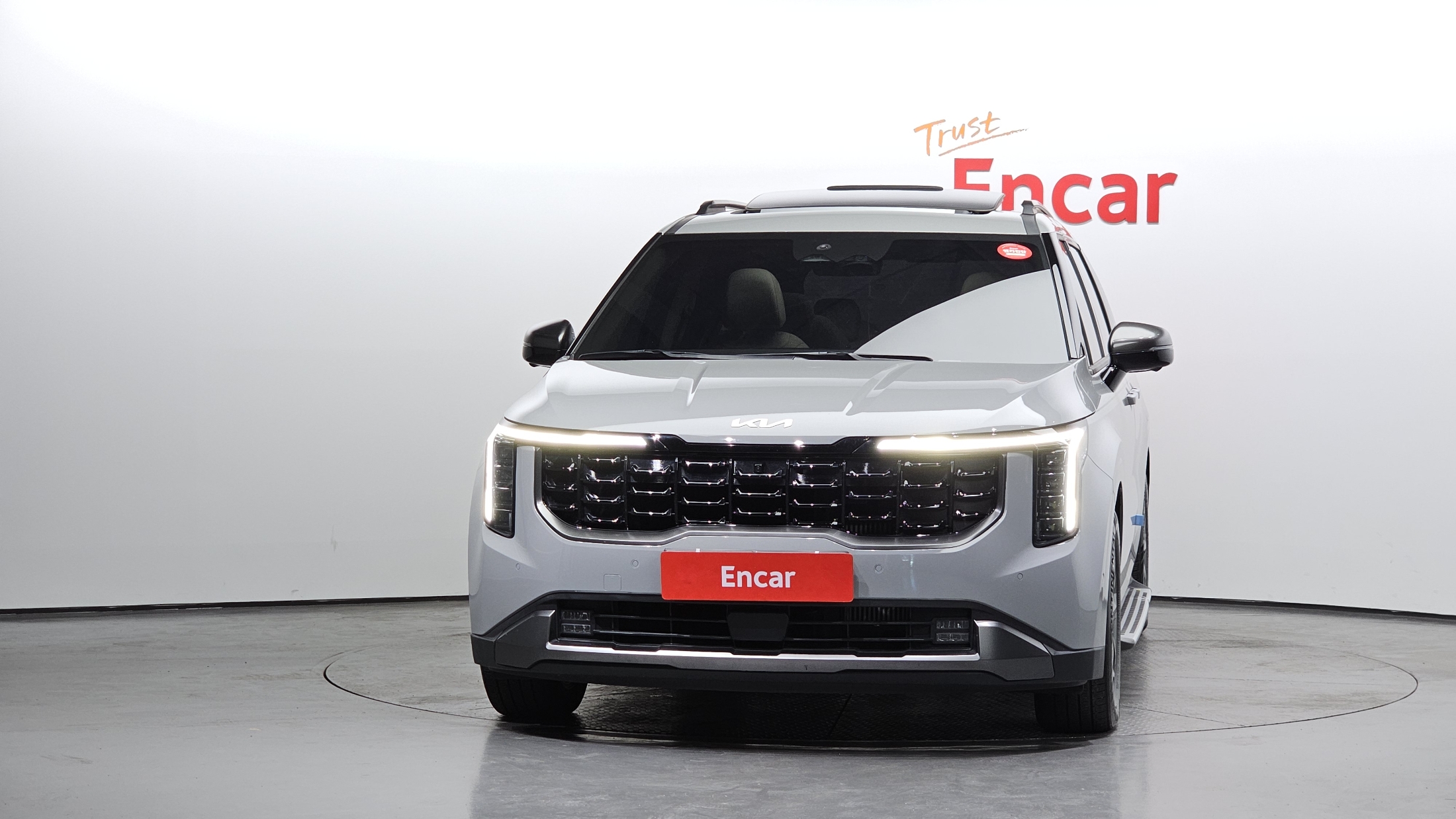 KIA CARNIVAL photo 3