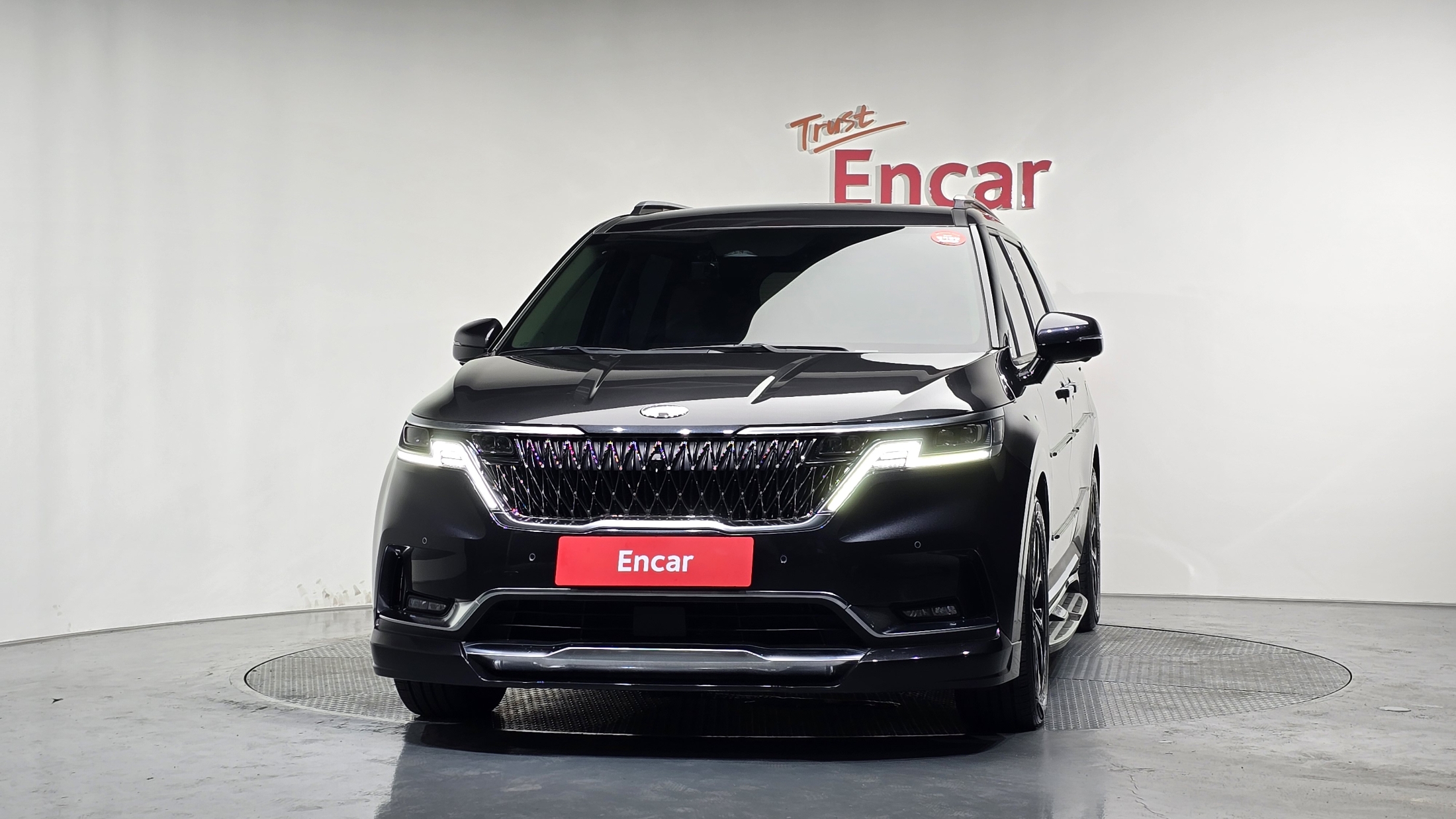 KIA CARNIVAL photo 3