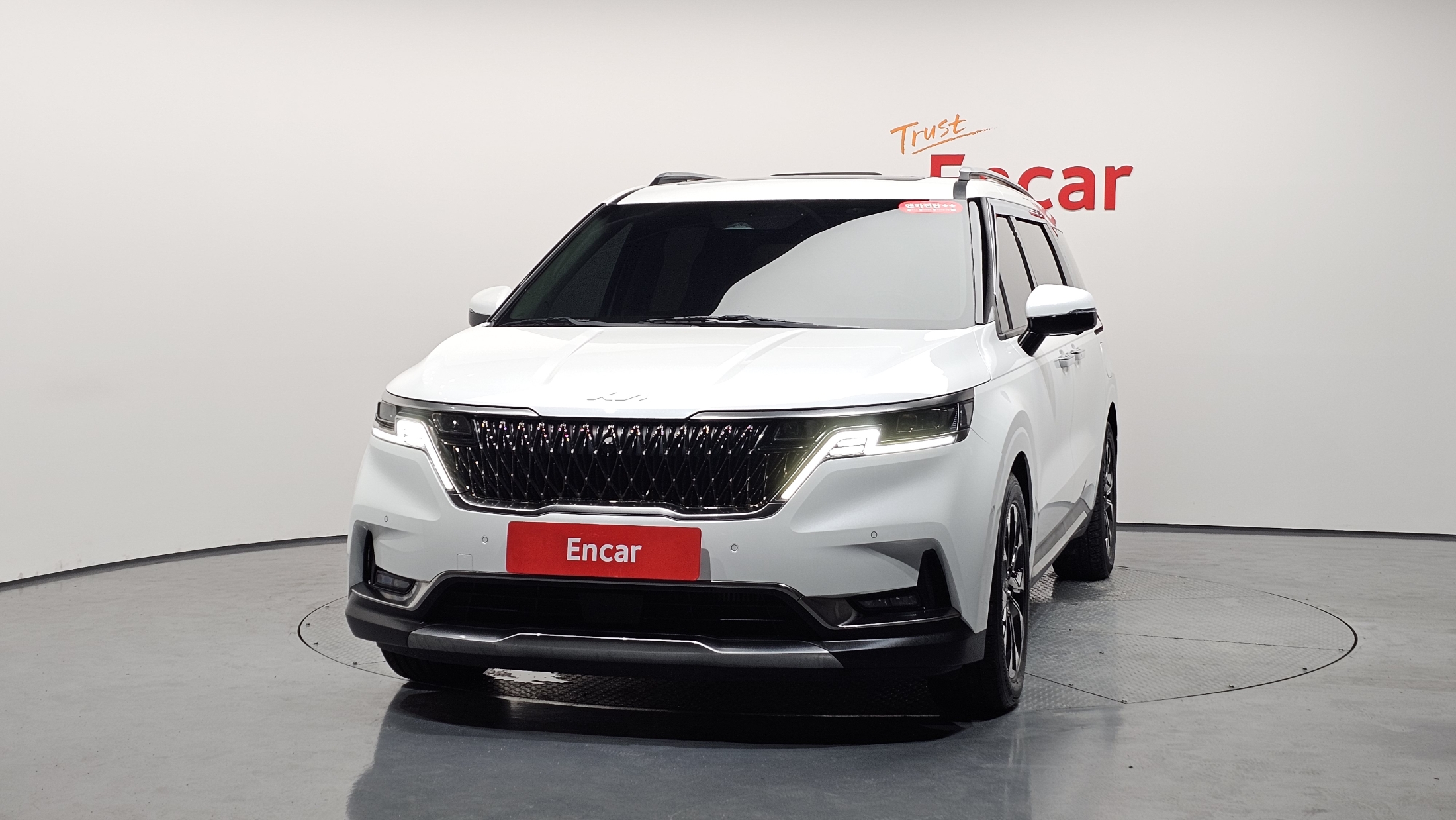 KIA CARNIVAL photo 2