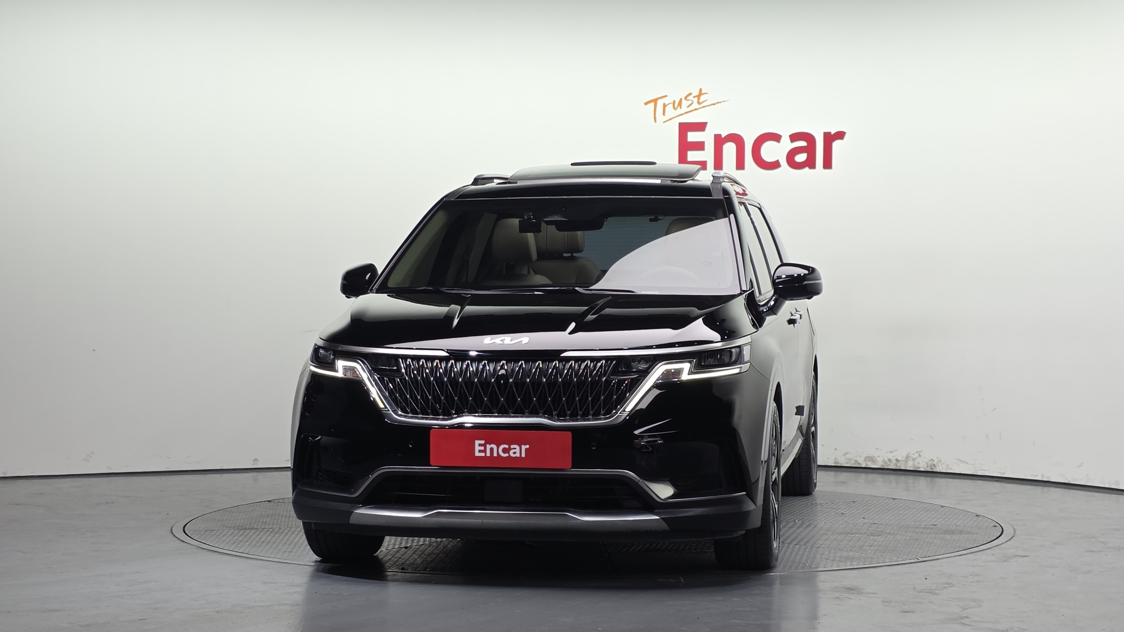 KIA CARNIVAL photo 3