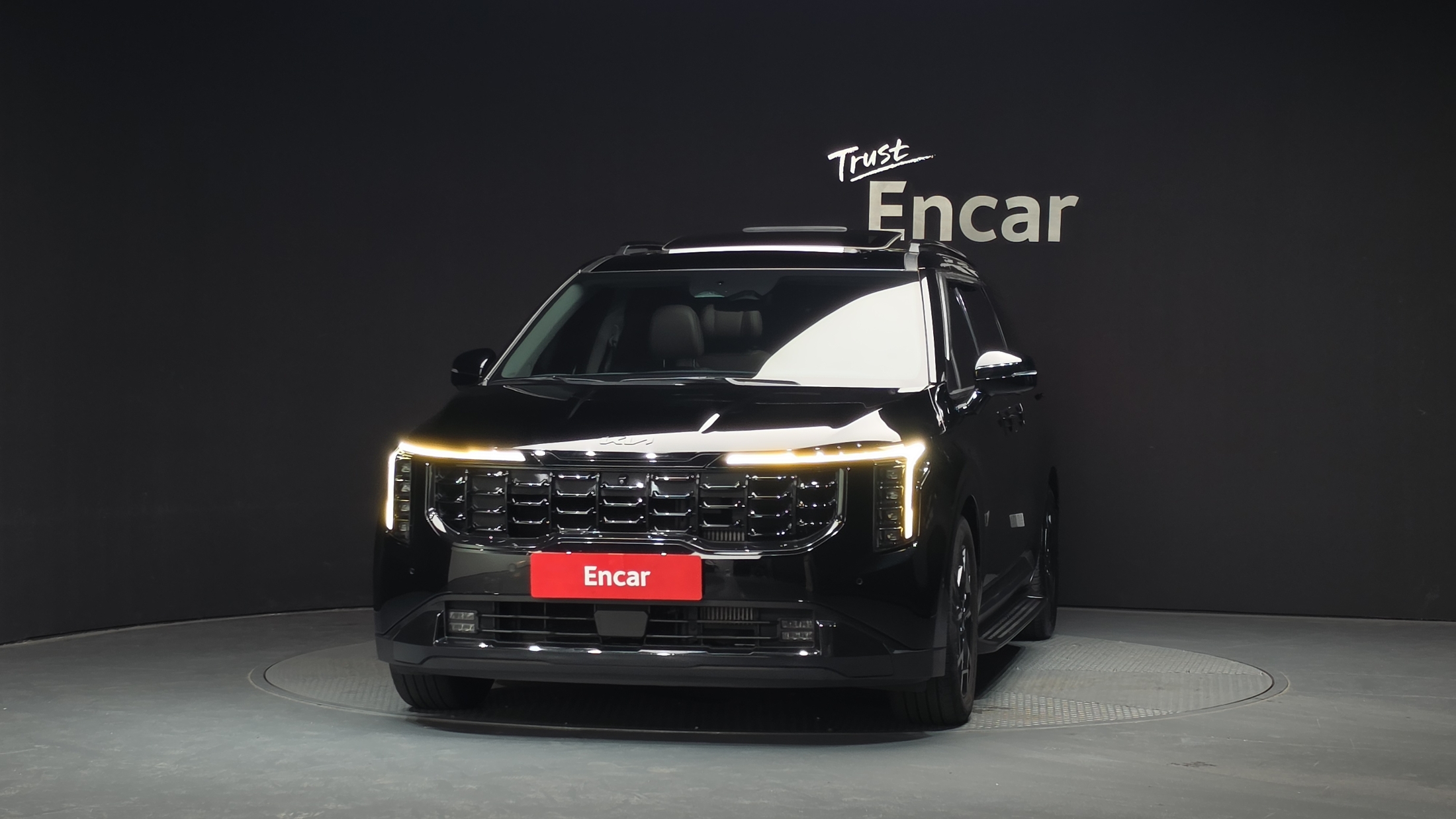 KIA CARNIVAL photo 3