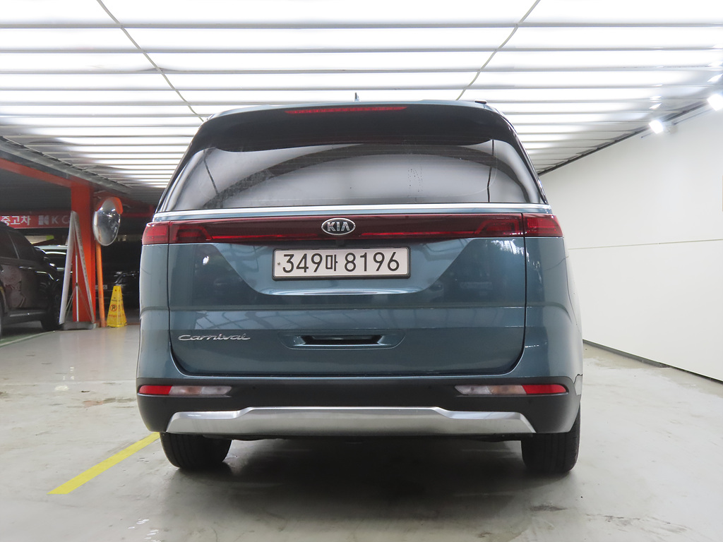 KIA CARNIVAL photo 3