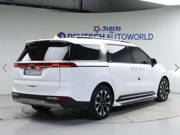 KIA CARNIVAL photo 3