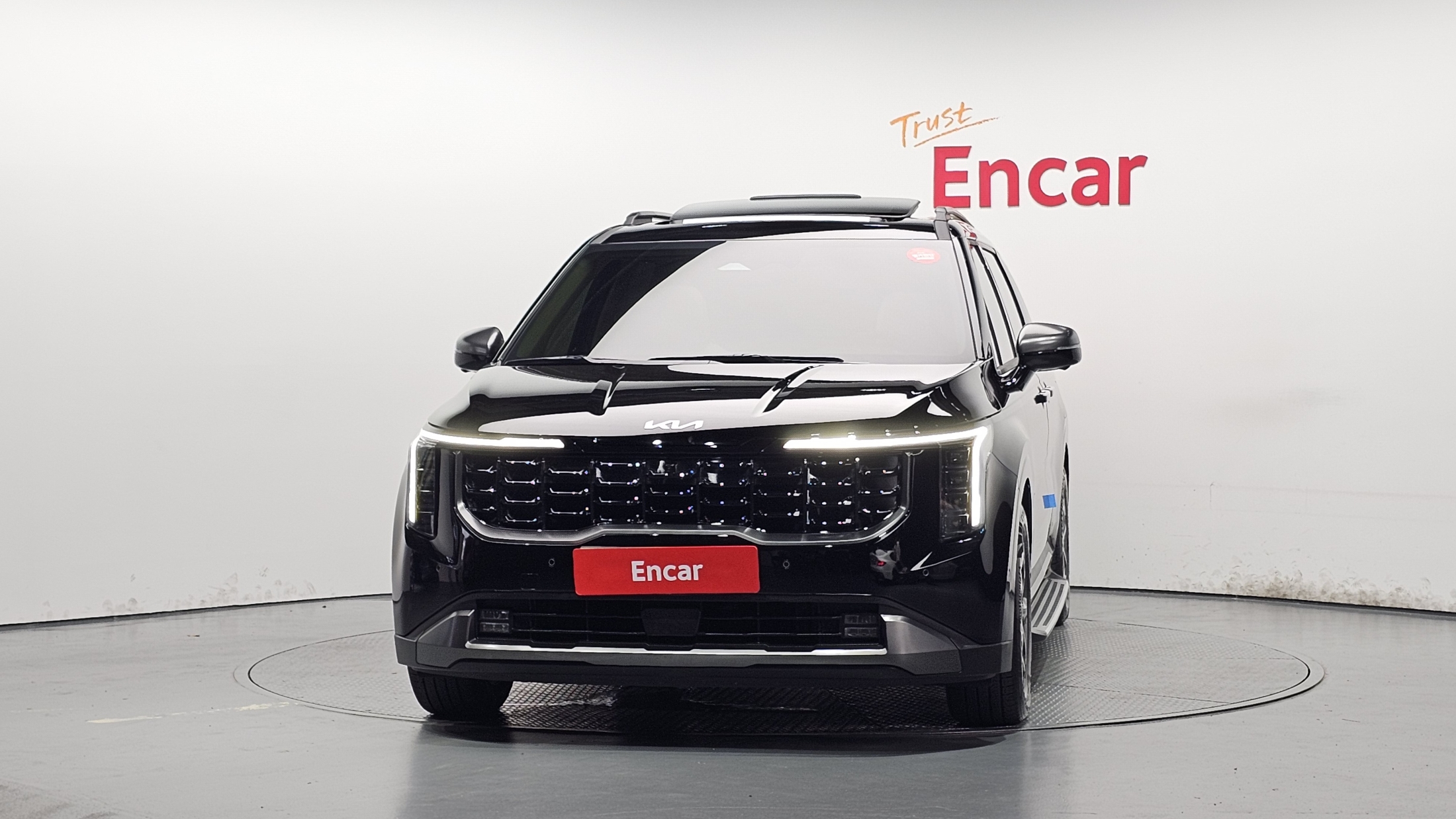 KIA CARNIVAL photo 3