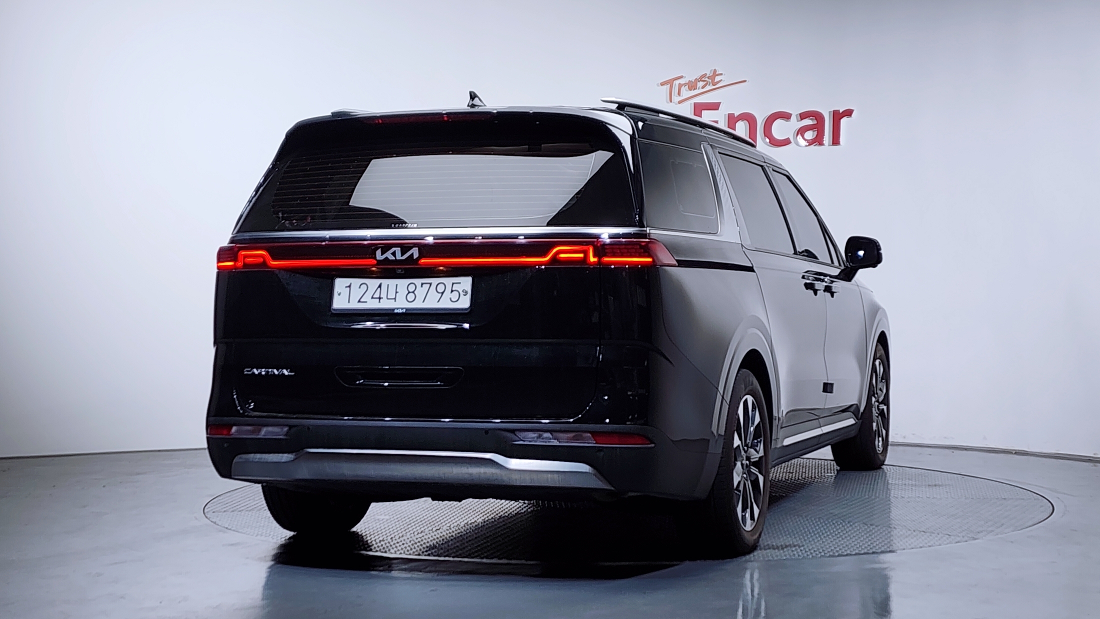 KIA CARNIVAL photo 3