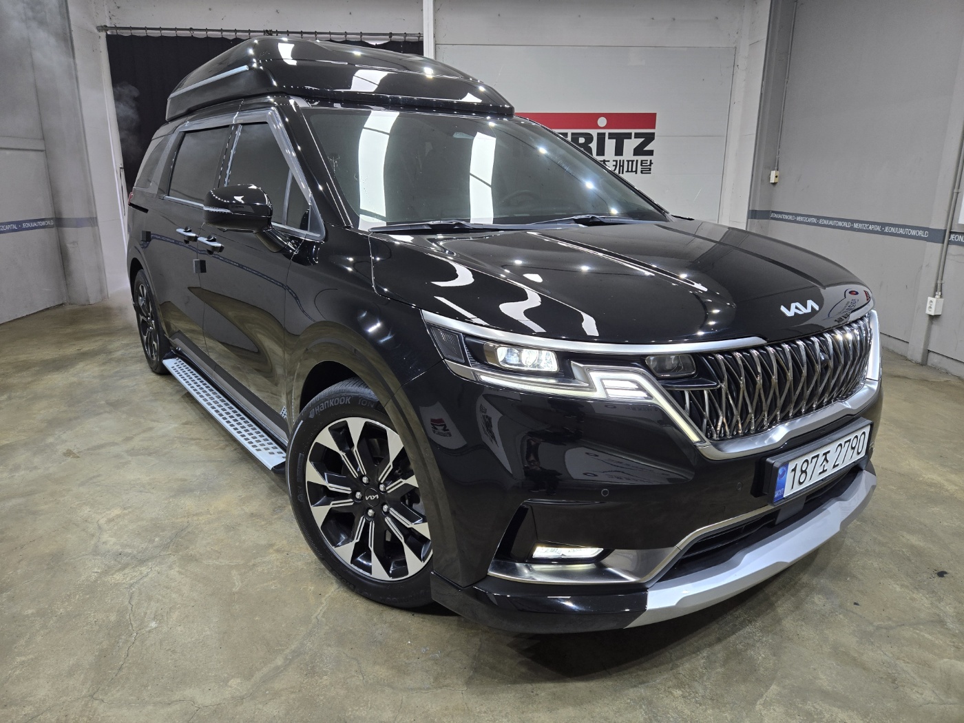 KIA CARNIVAL photo 3