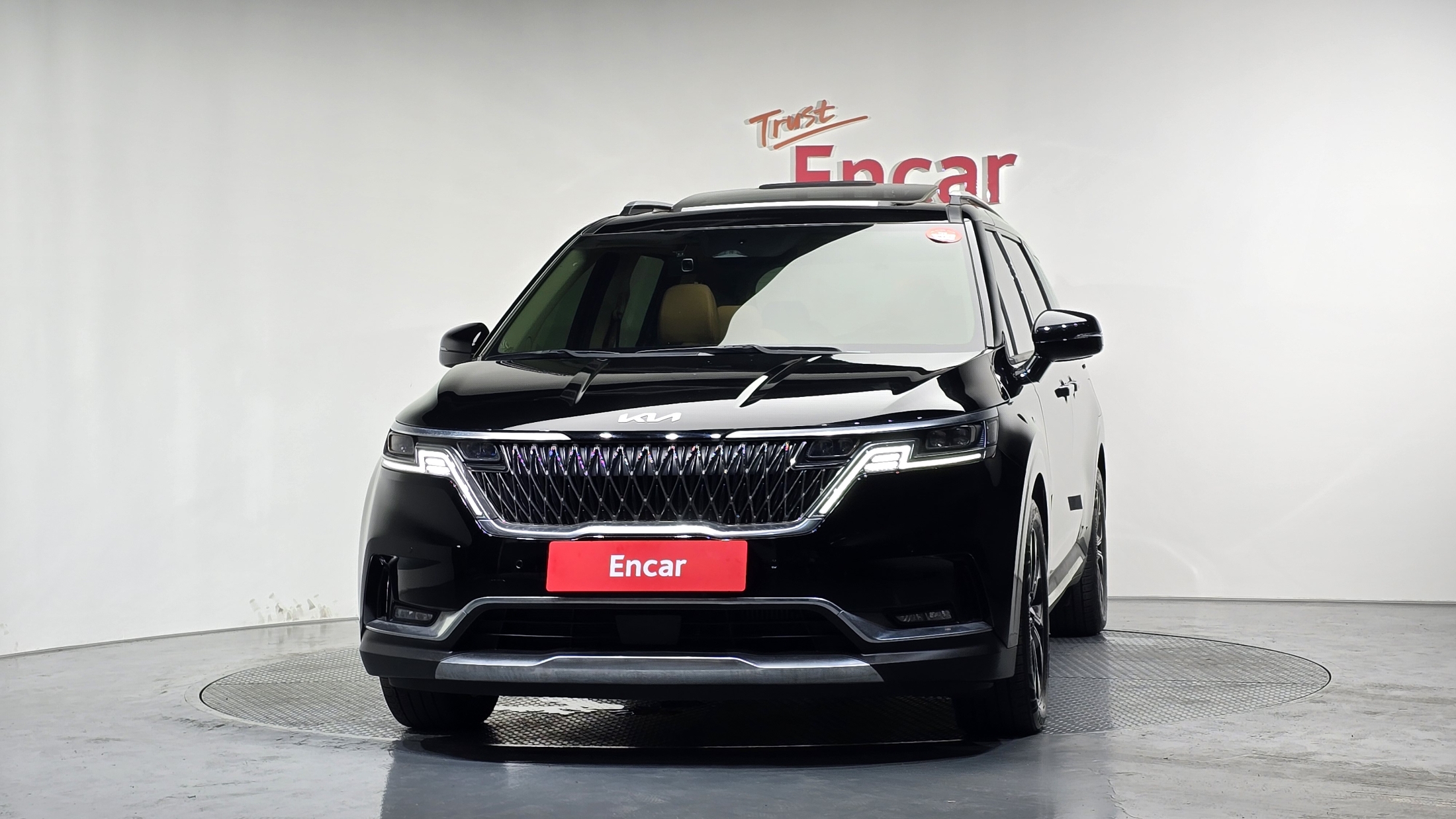 KIA CARNIVAL photo 3