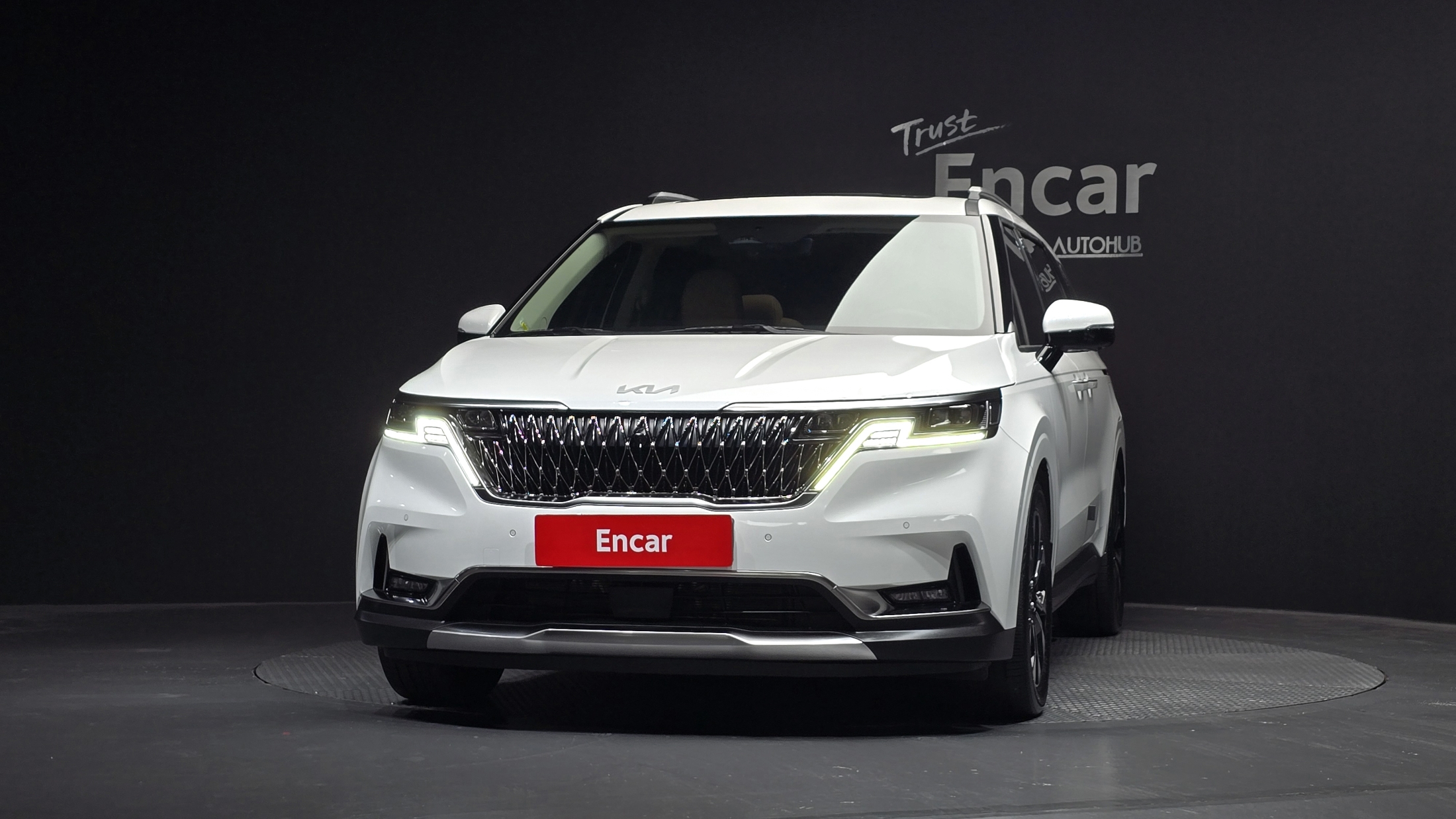 KIA CARNIVAL photo 2