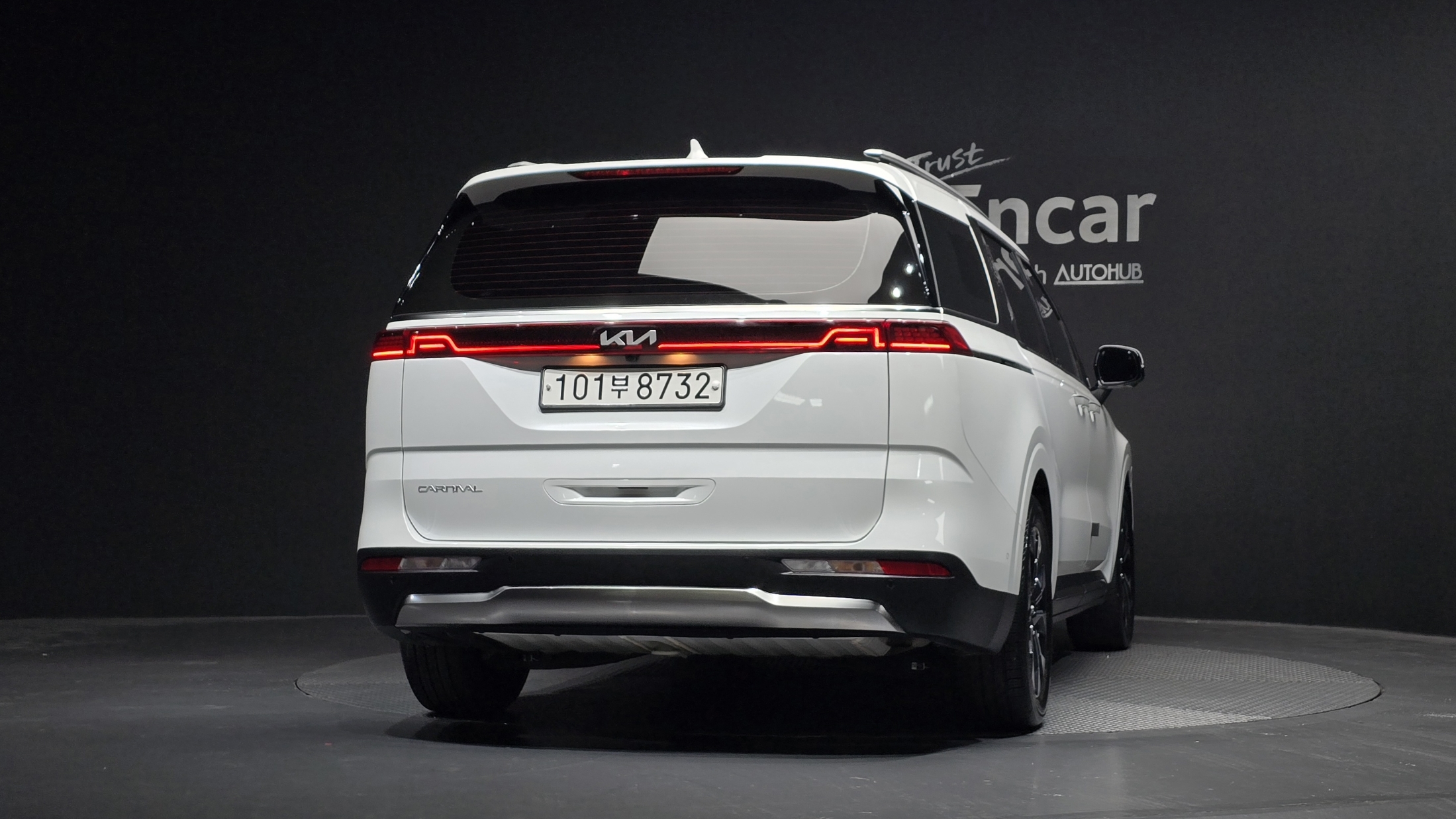 KIA CARNIVAL photo 3