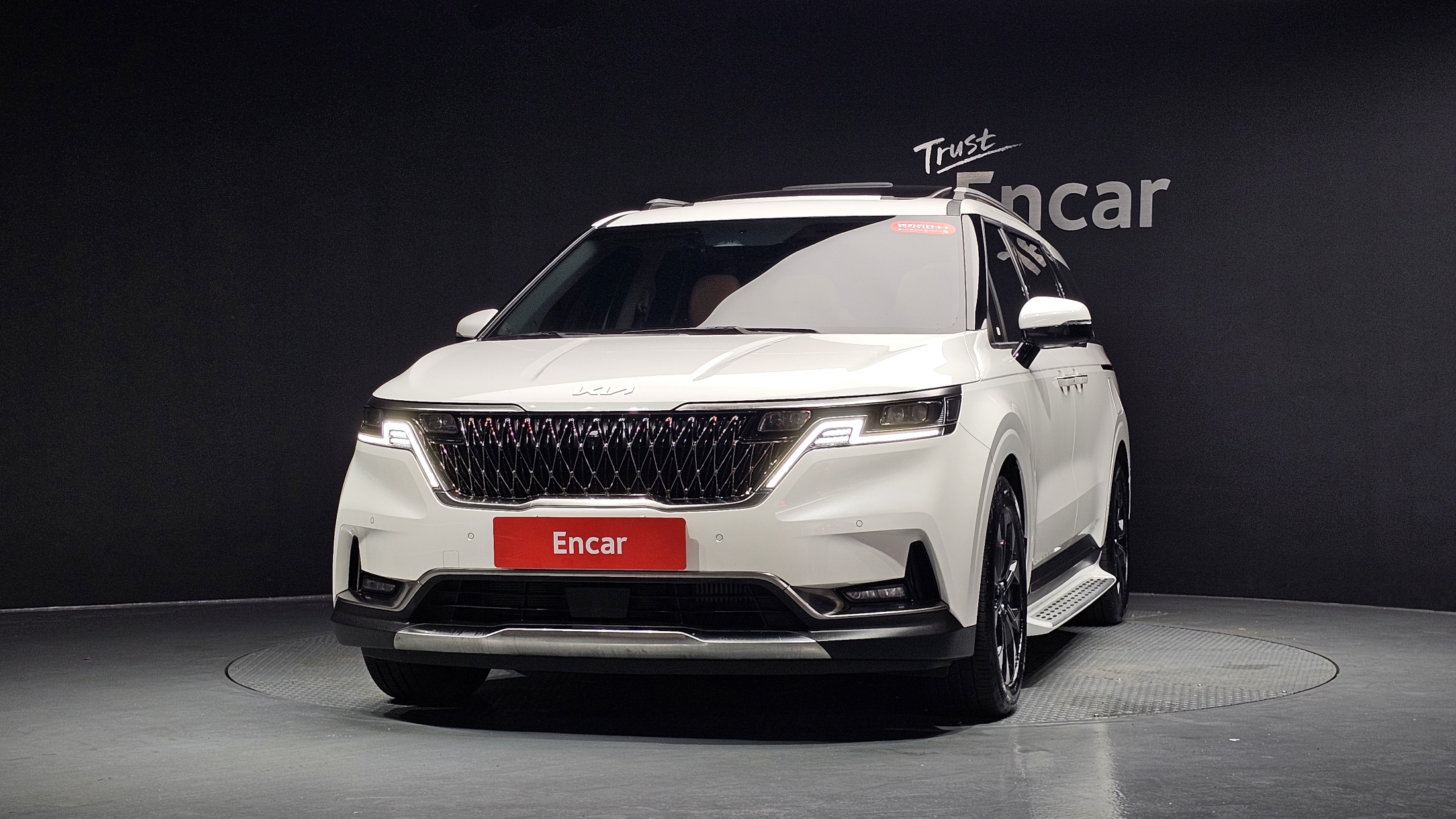 KIA CARNIVAL photo 3