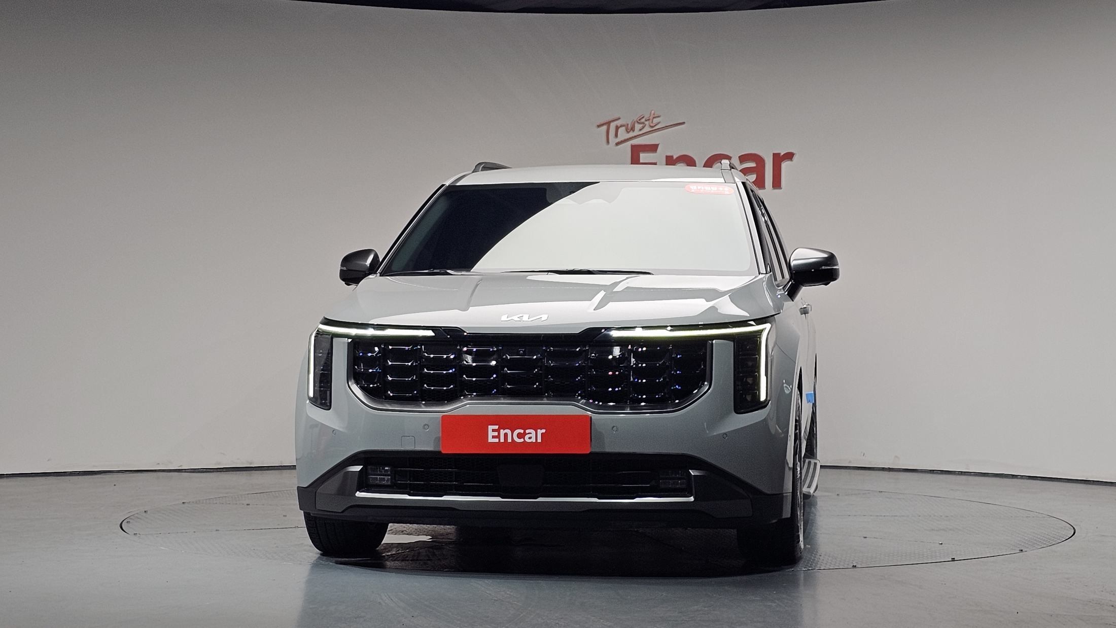 KIA CARNIVAL photo 3