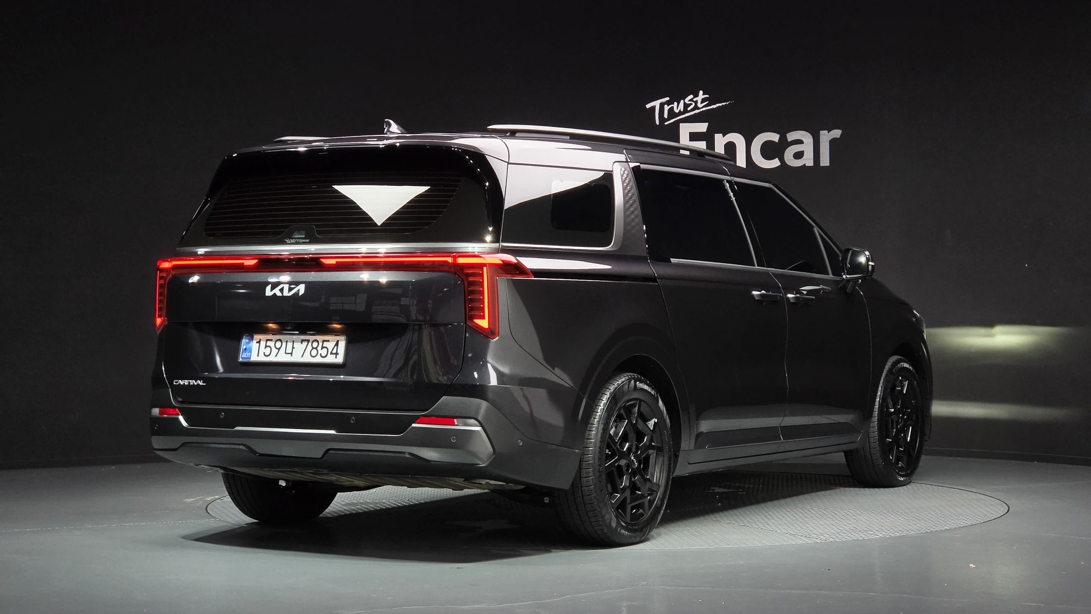 KIA CARNIVAL photo 2