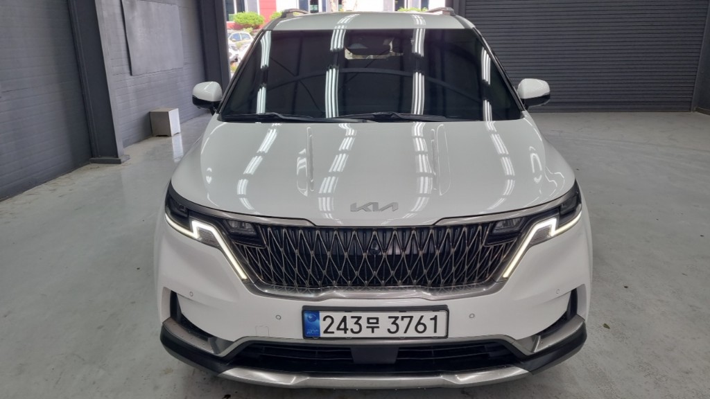 KIA CARNIVAL photo 2