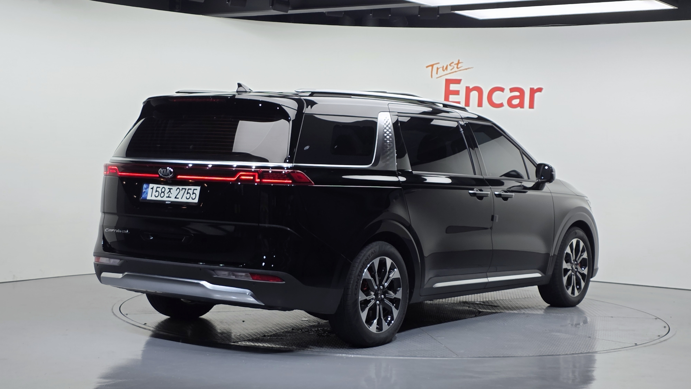 KIA CARNIVAL photo 2