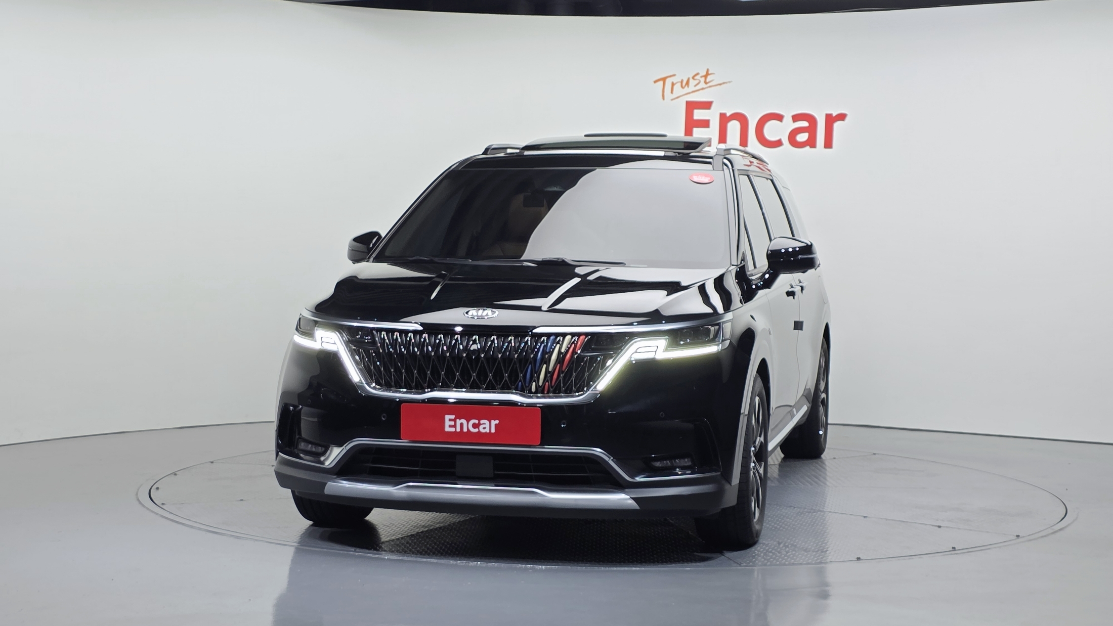 KIA CARNIVAL photo 3
