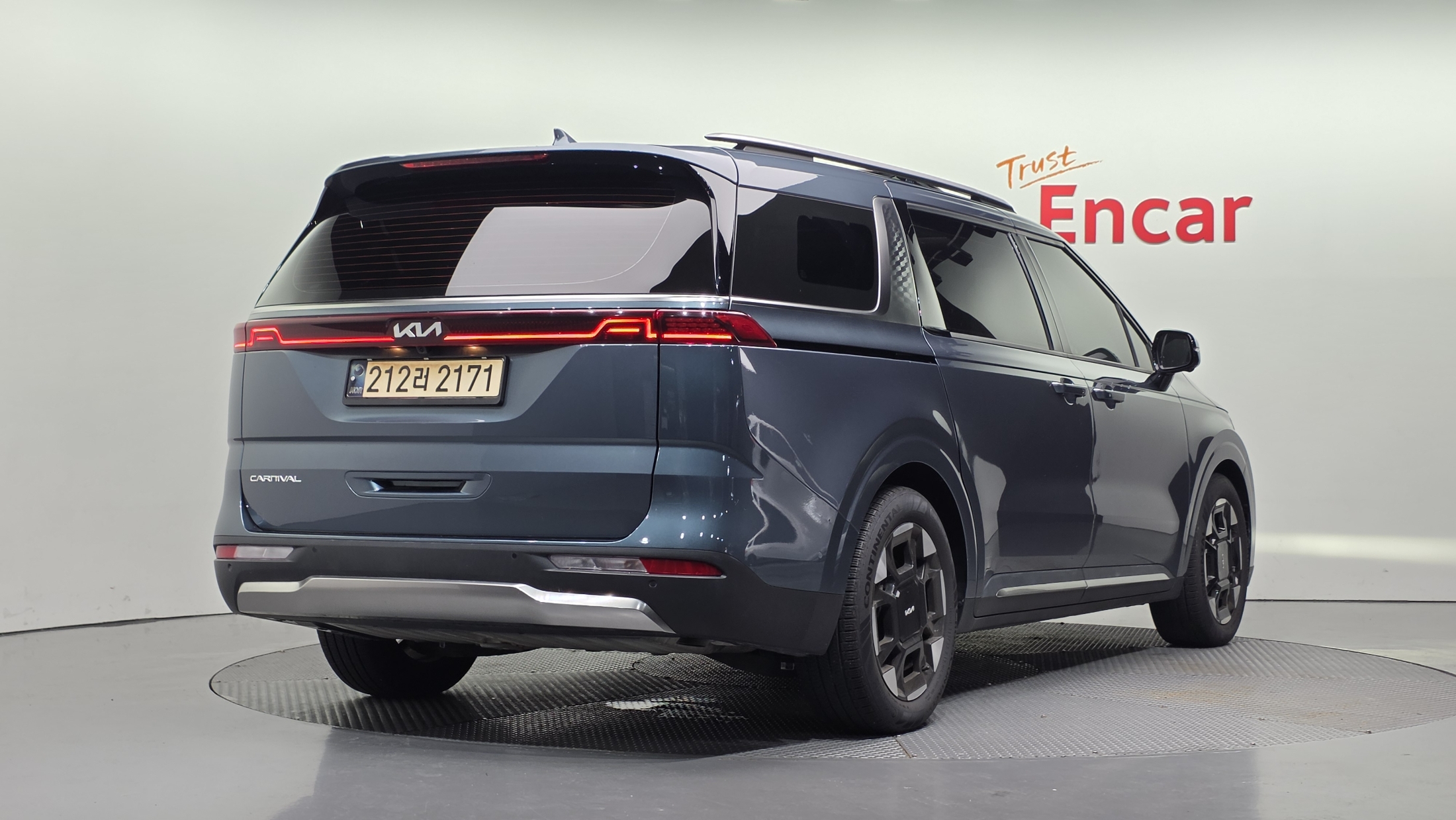 KIA CARNIVAL photo 2