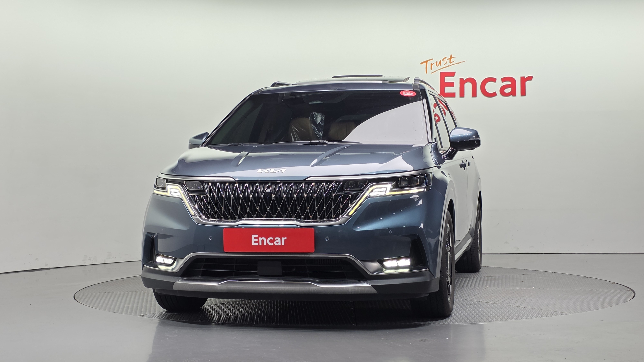 KIA CARNIVAL photo 3