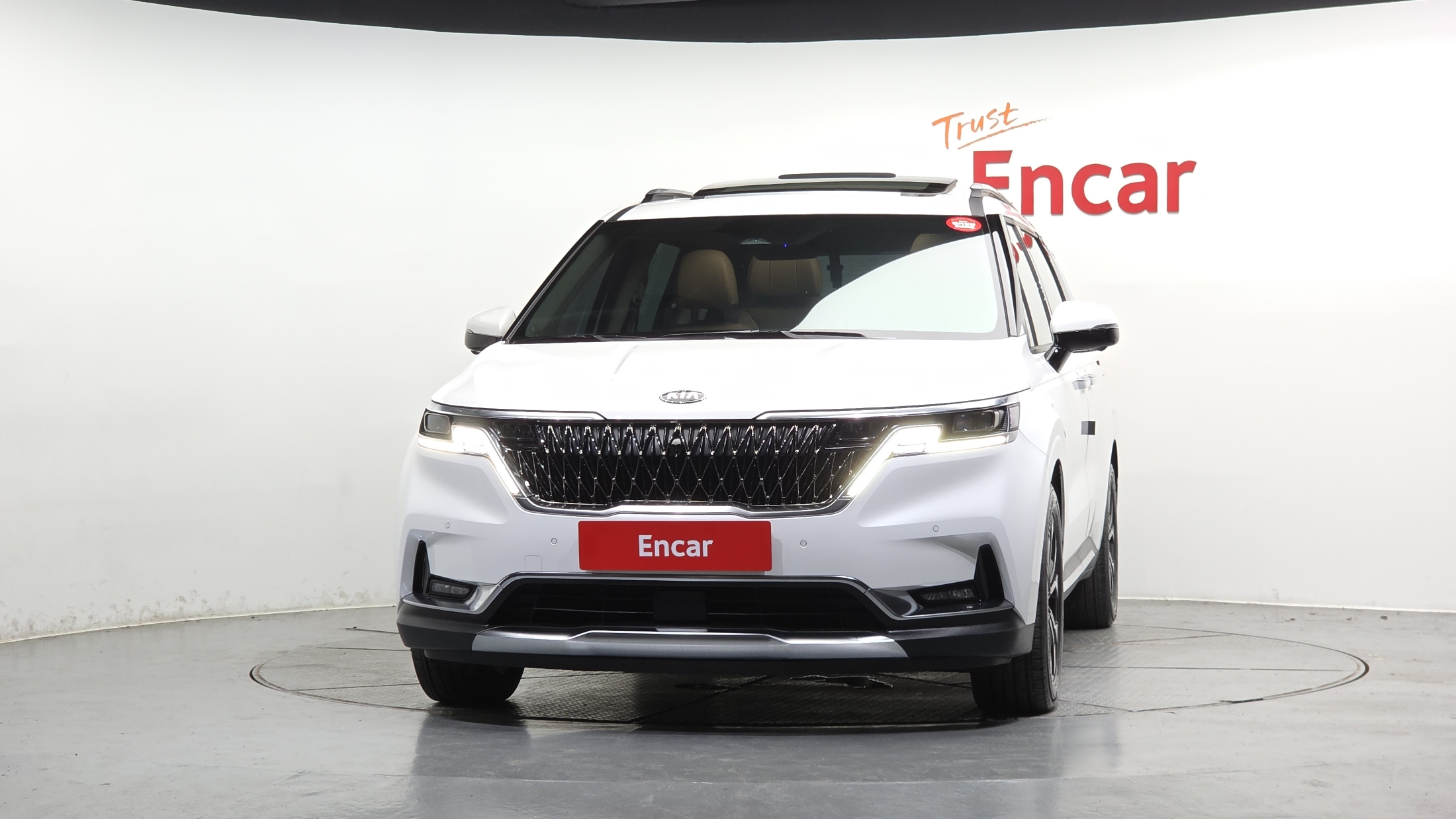 KIA CARNIVAL photo 3