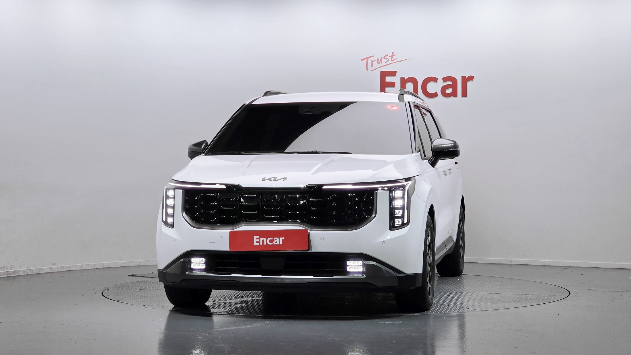 KIA CARNIVAL photo 3