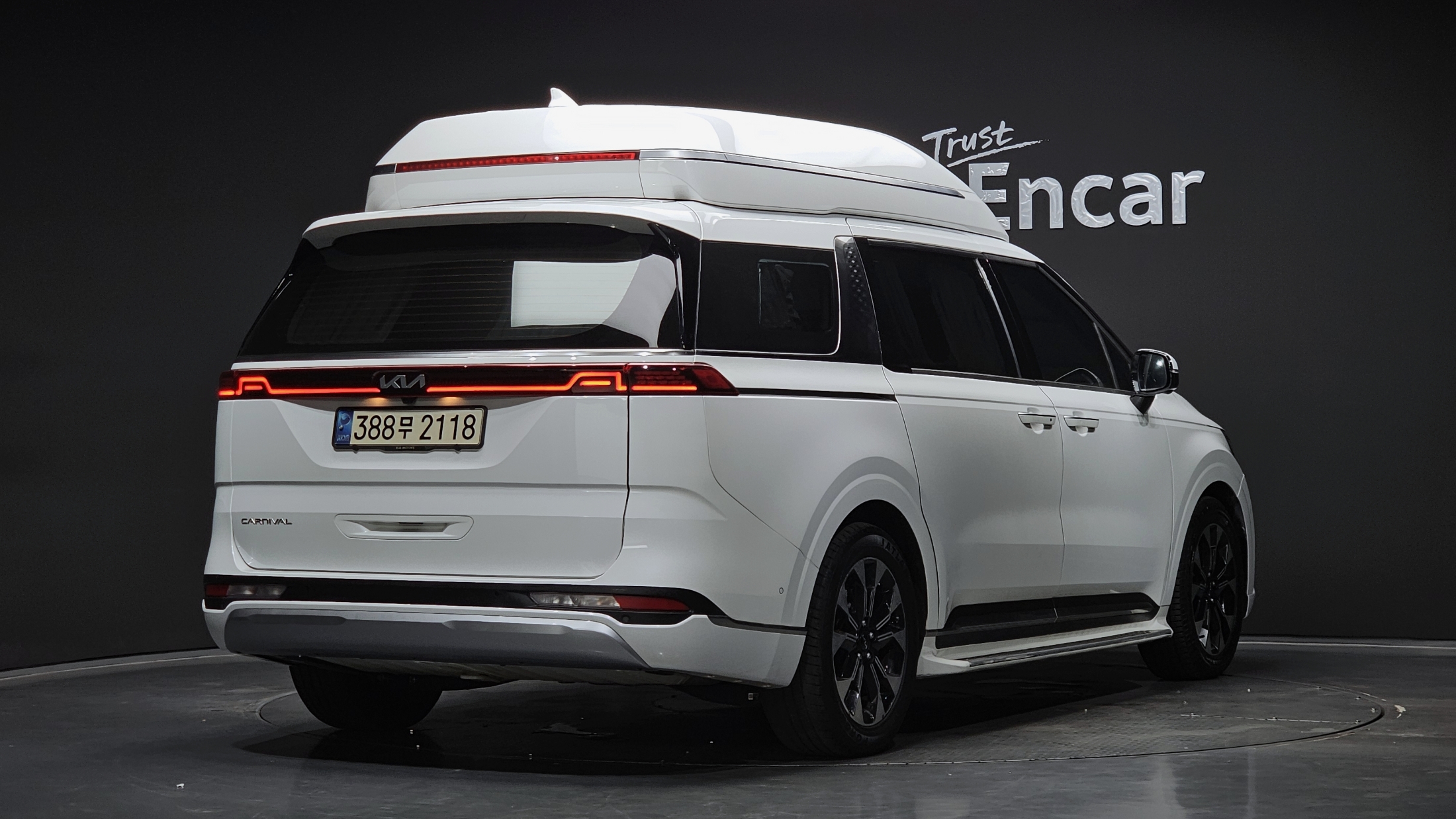 KIA CARNIVAL photo 2