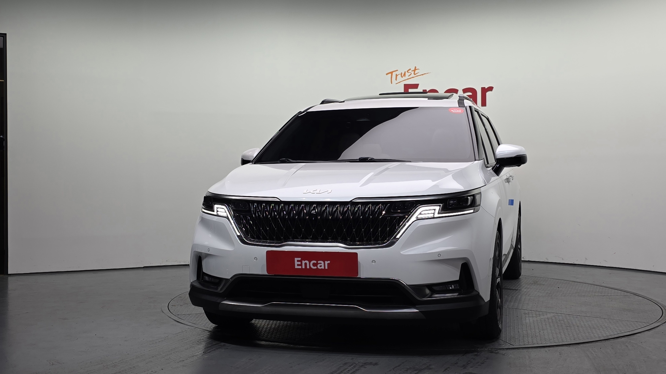 KIA CARNIVAL photo 3