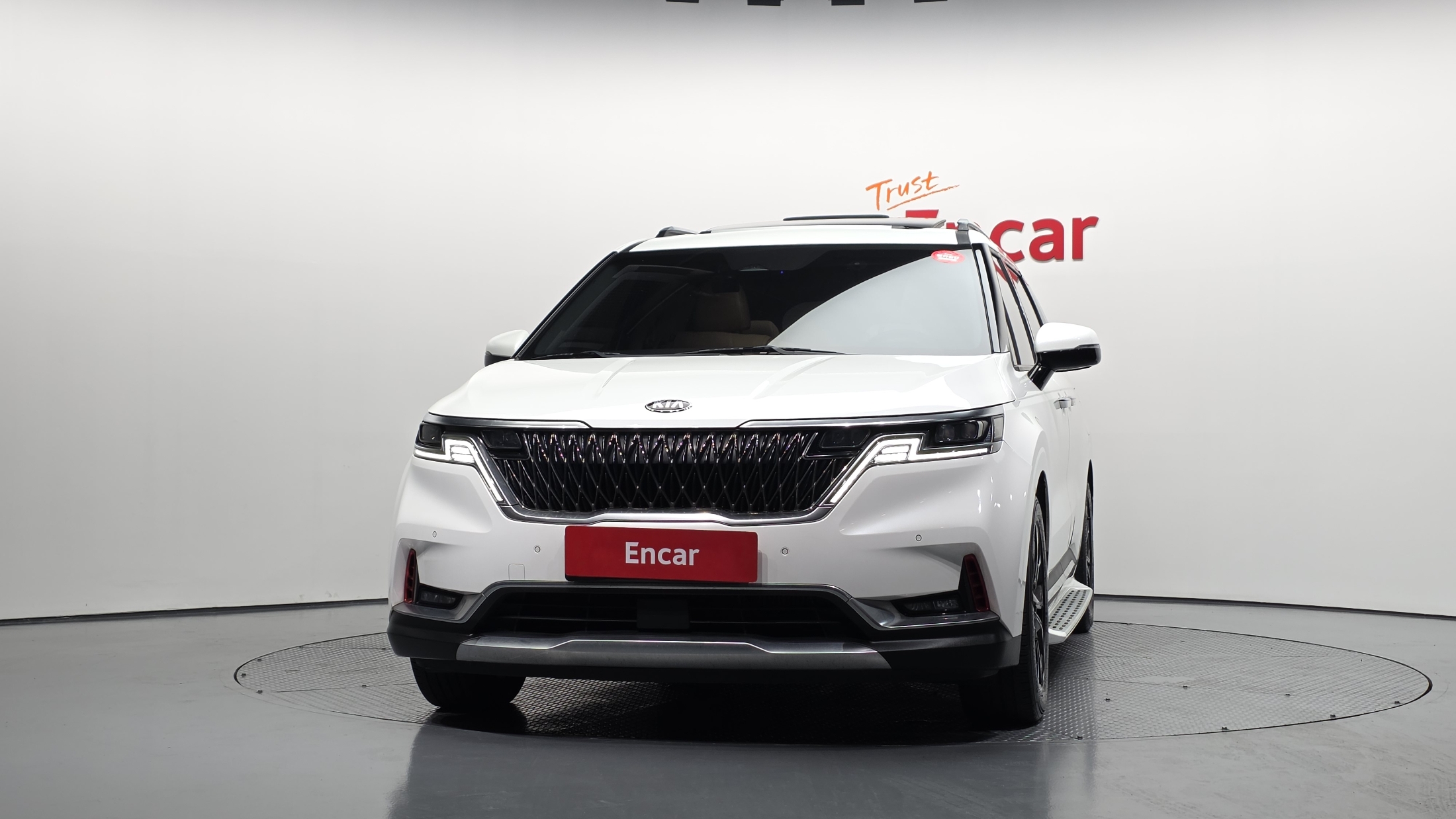 KIA CARNIVAL photo 3