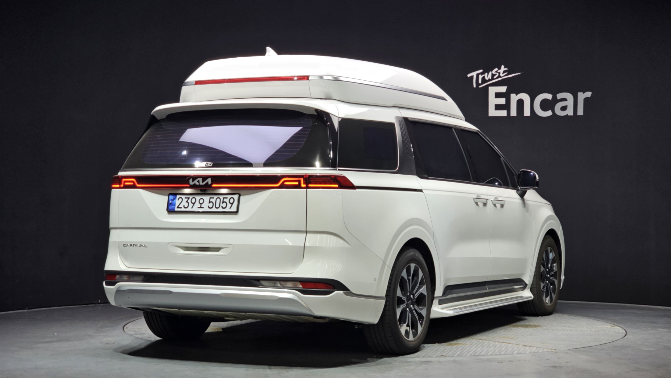 KIA CARNIVAL photo 2