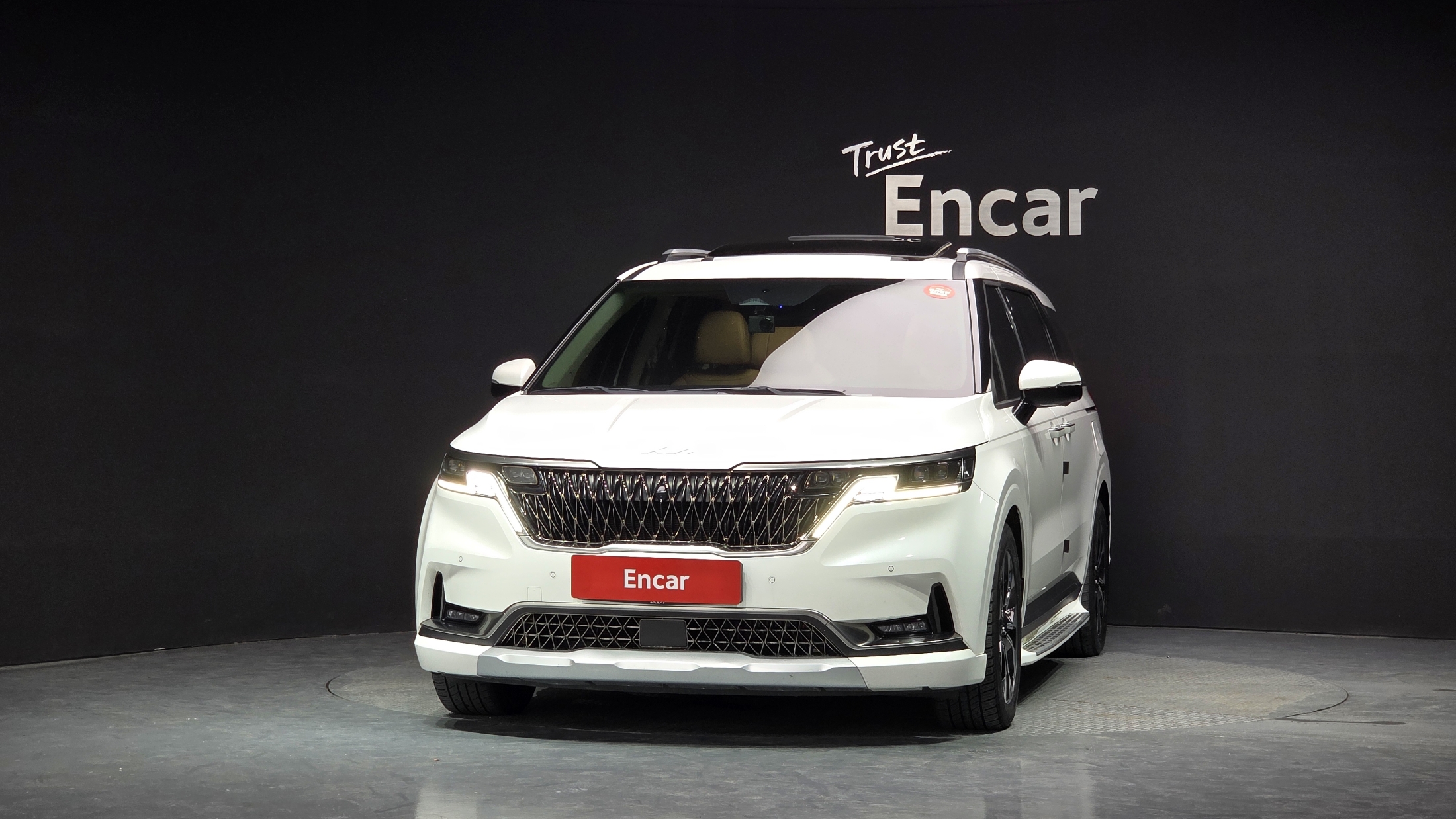 KIA CARNIVAL photo 3