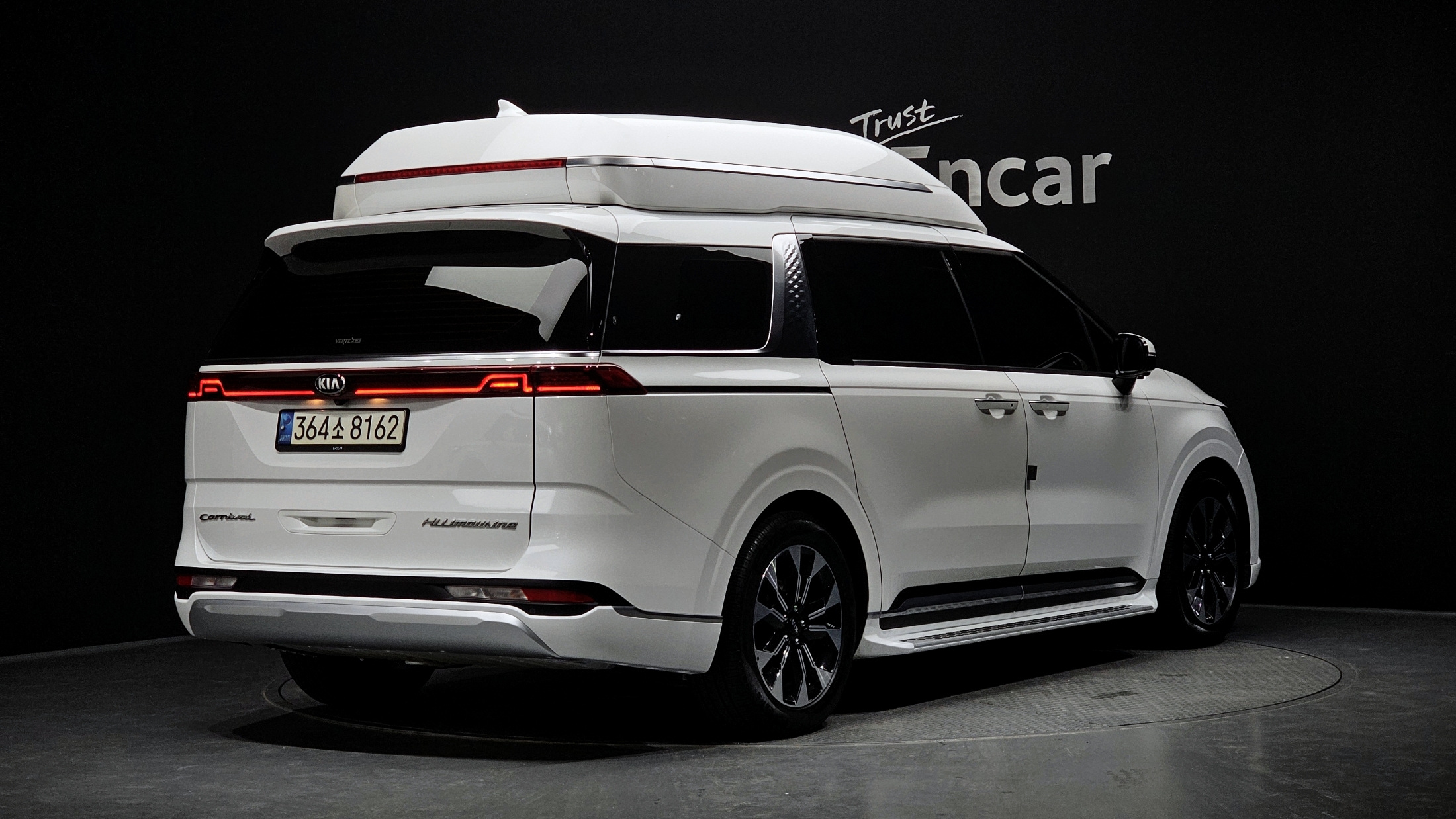 KIA CARNIVAL photo 2