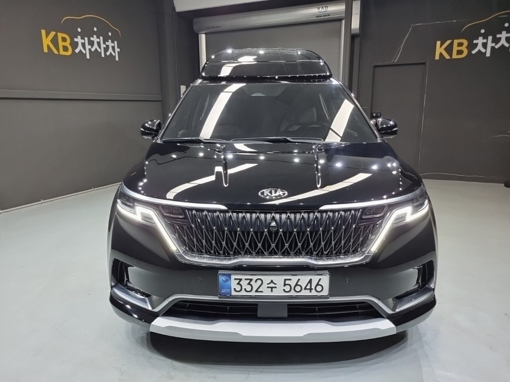 KIA CARNIVAL photo 2