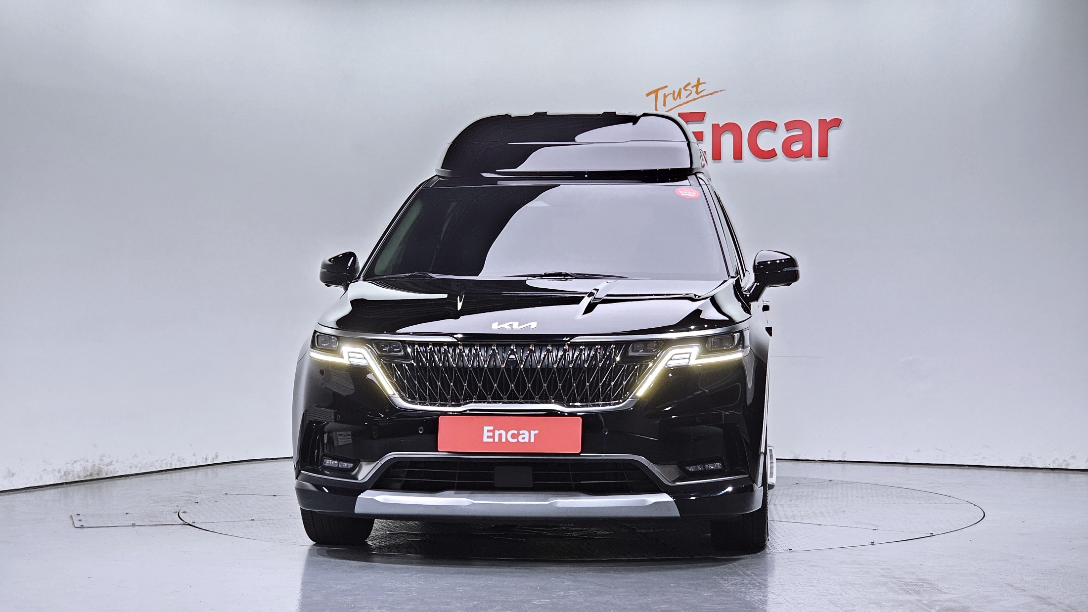 KIA CARNIVAL photo 3