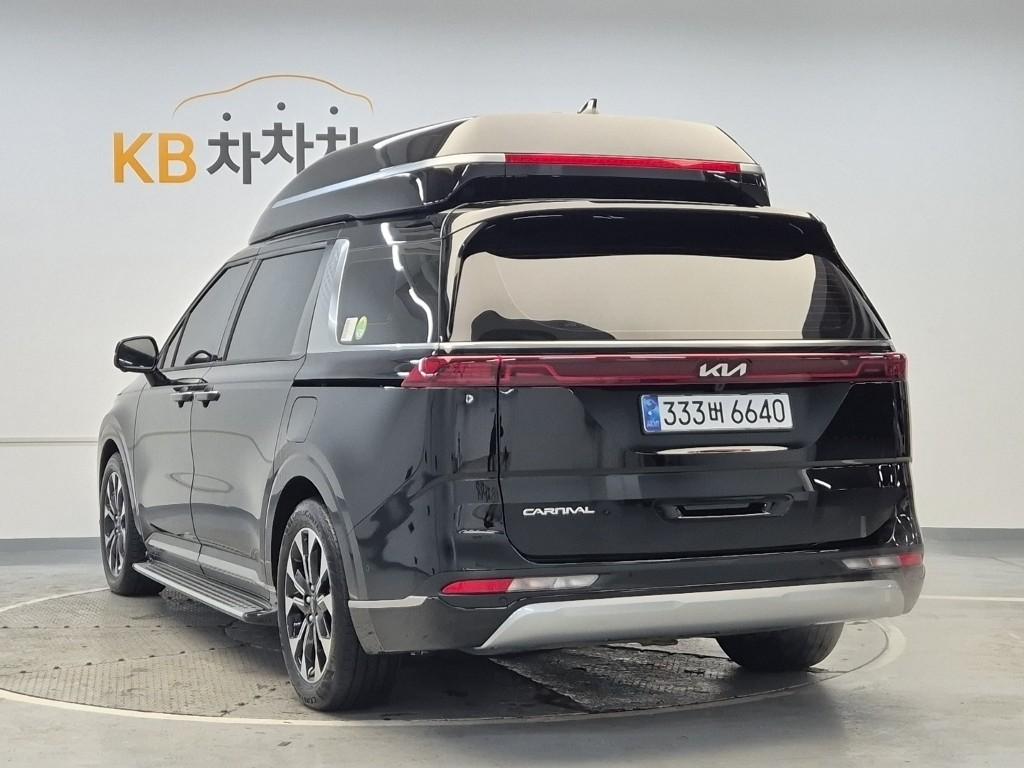 KIA CARNIVAL photo 2