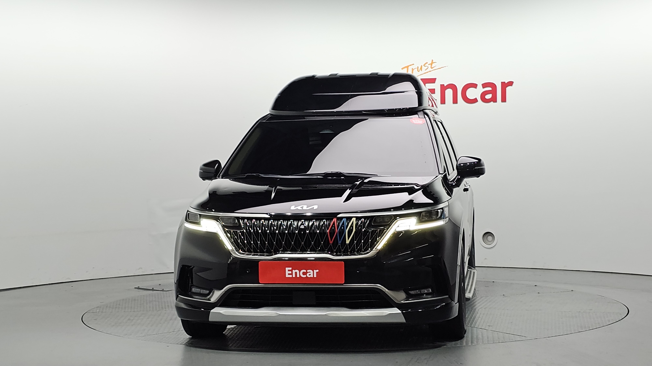 KIA CARNIVAL photo 3