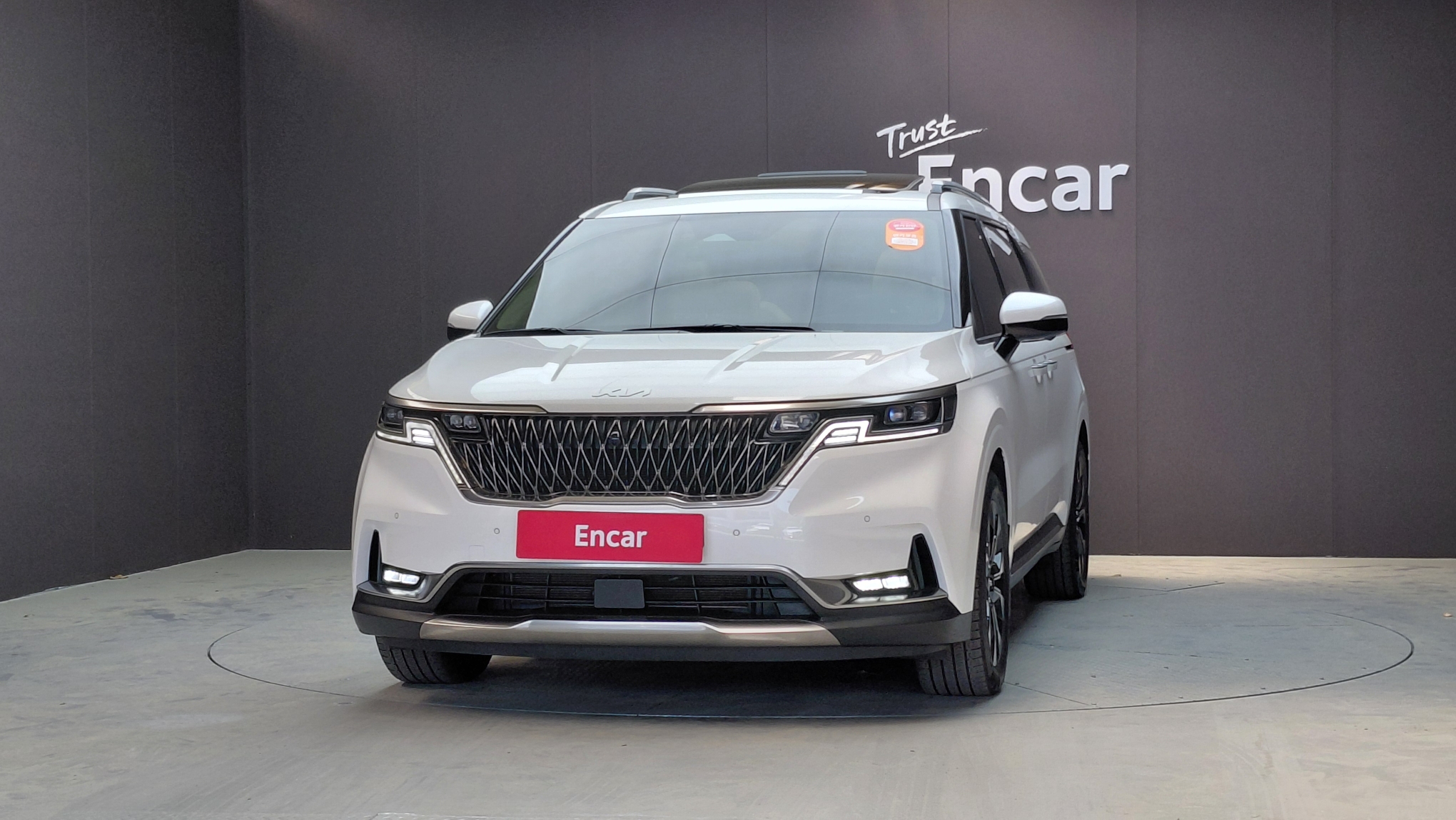 KIA CARNIVAL photo 2