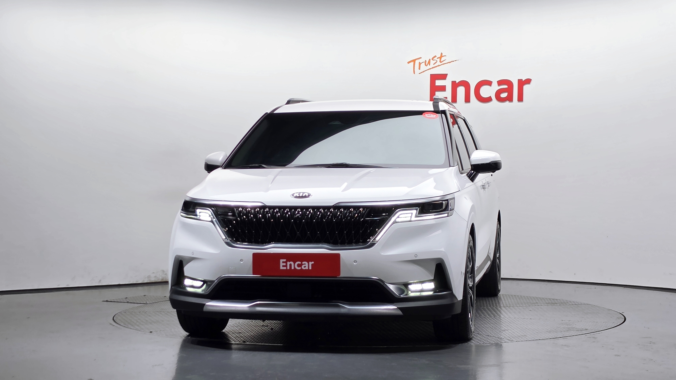 KIA CARNIVAL photo 3