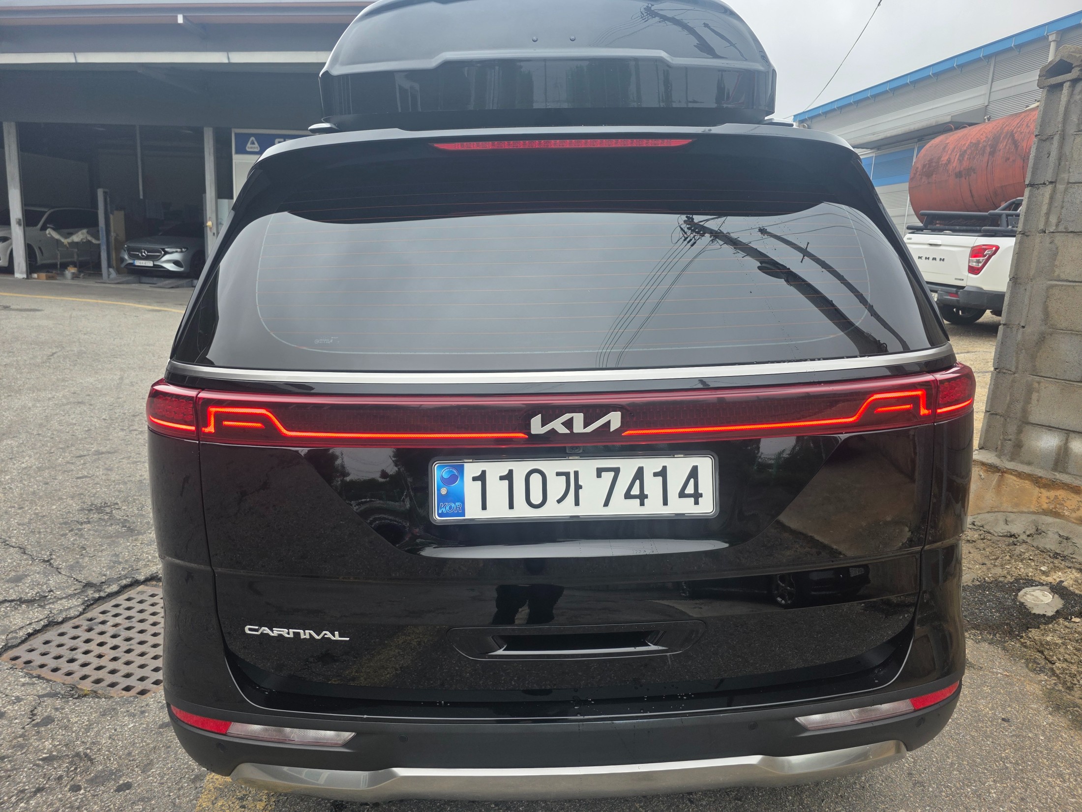 KIA CARNIVAL photo 3