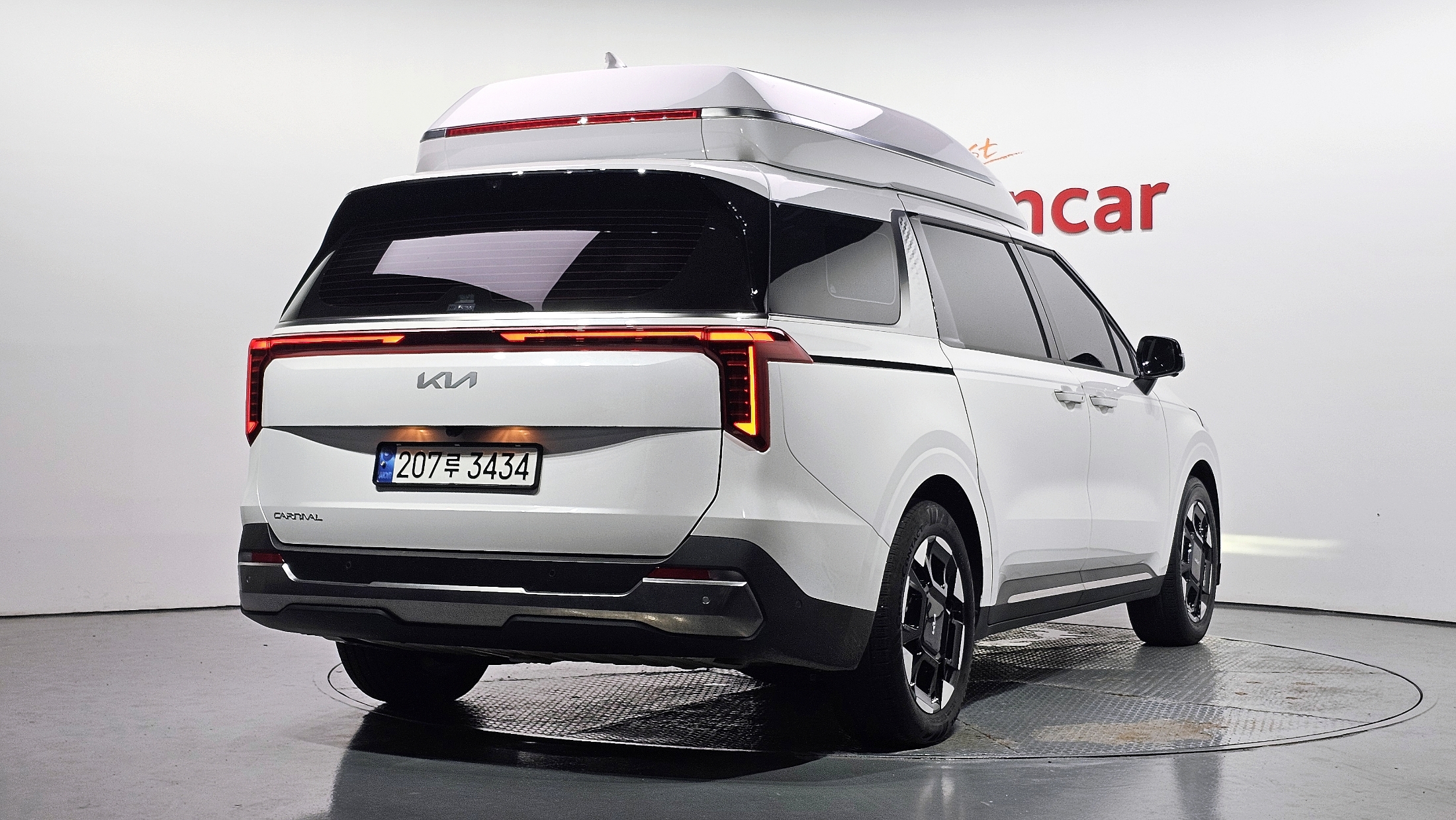 KIA CARNIVAL photo 2