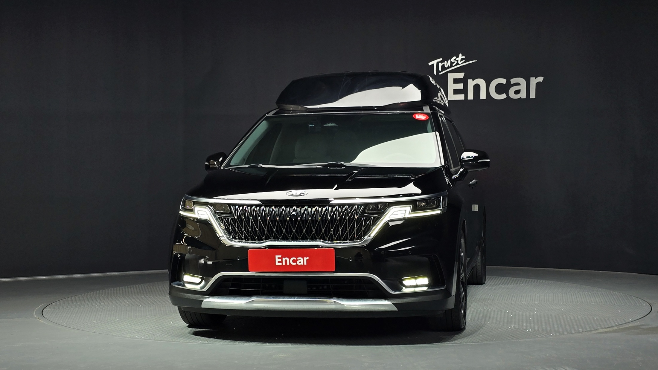 KIA CARNIVAL photo 3