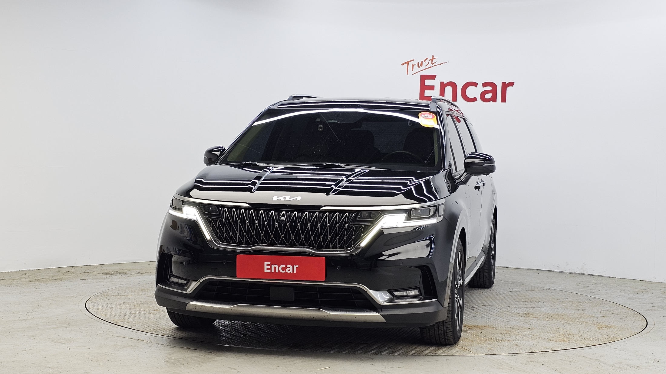 KIA CARNIVAL photo 3