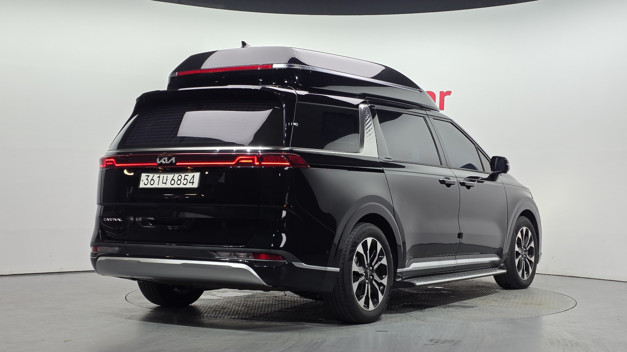 KIA CARNIVAL photo 2