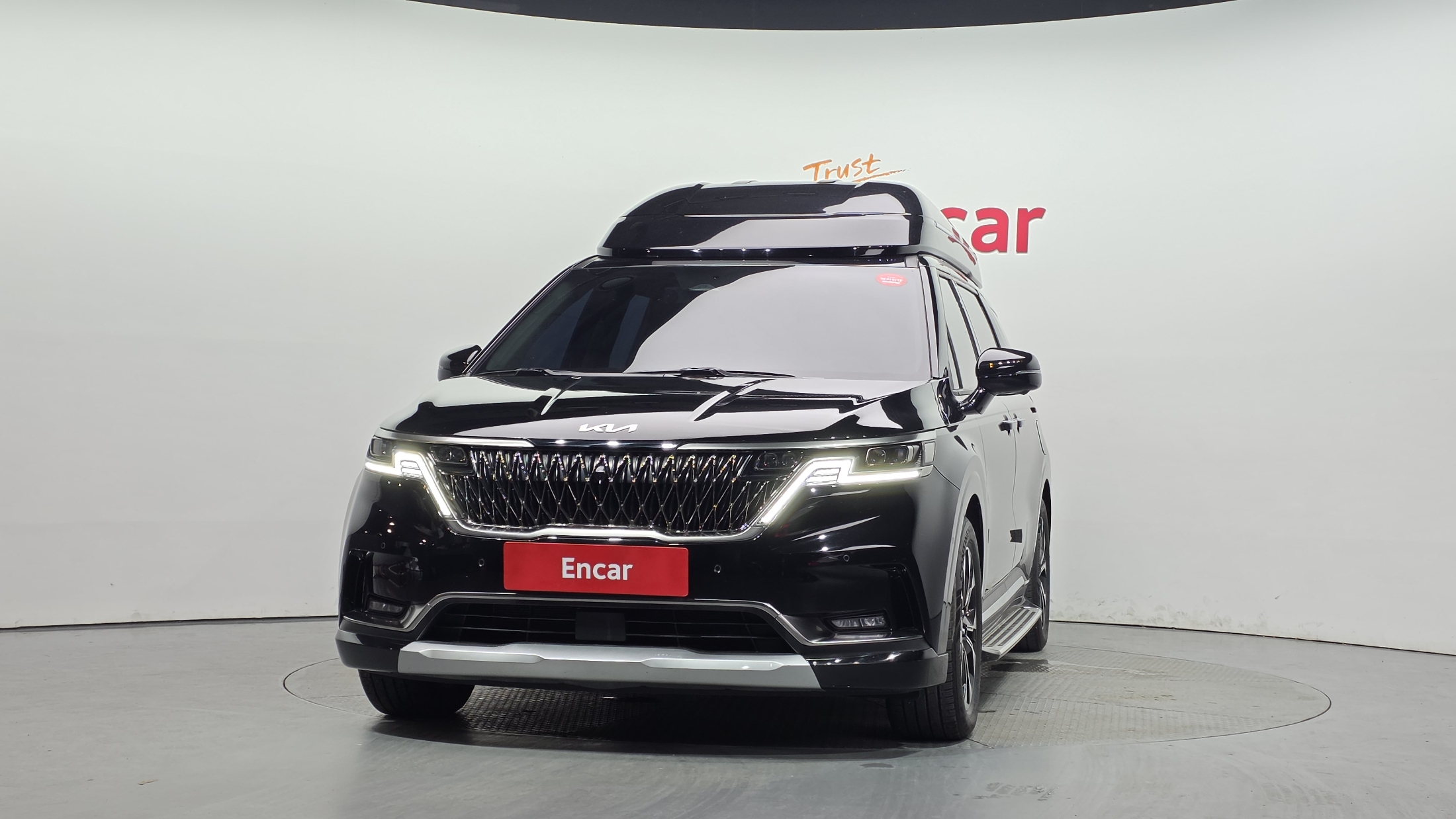 KIA CARNIVAL photo 3