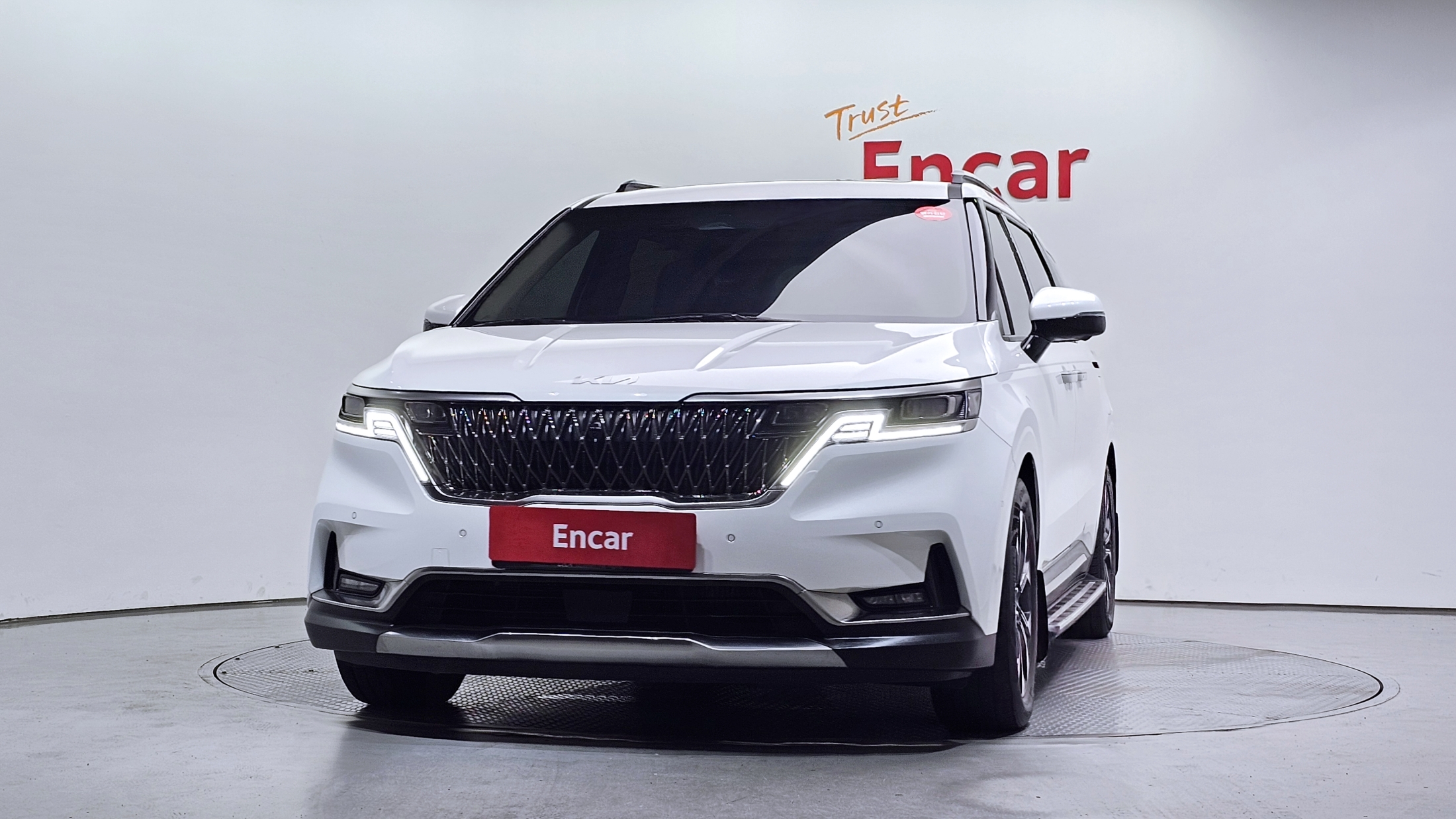 KIA CARNIVAL photo 3