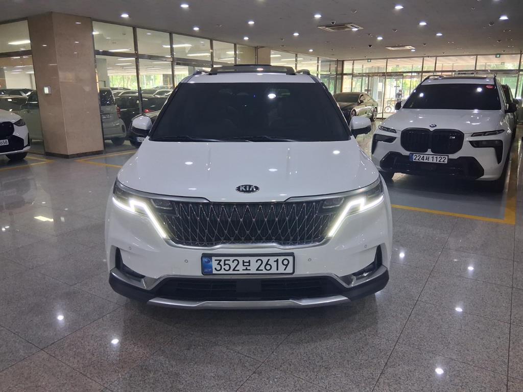 KIA CARNIVAL photo 2