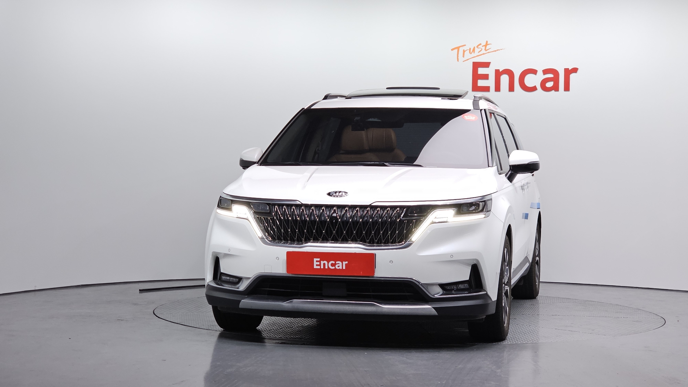 KIA CARNIVAL photo 3