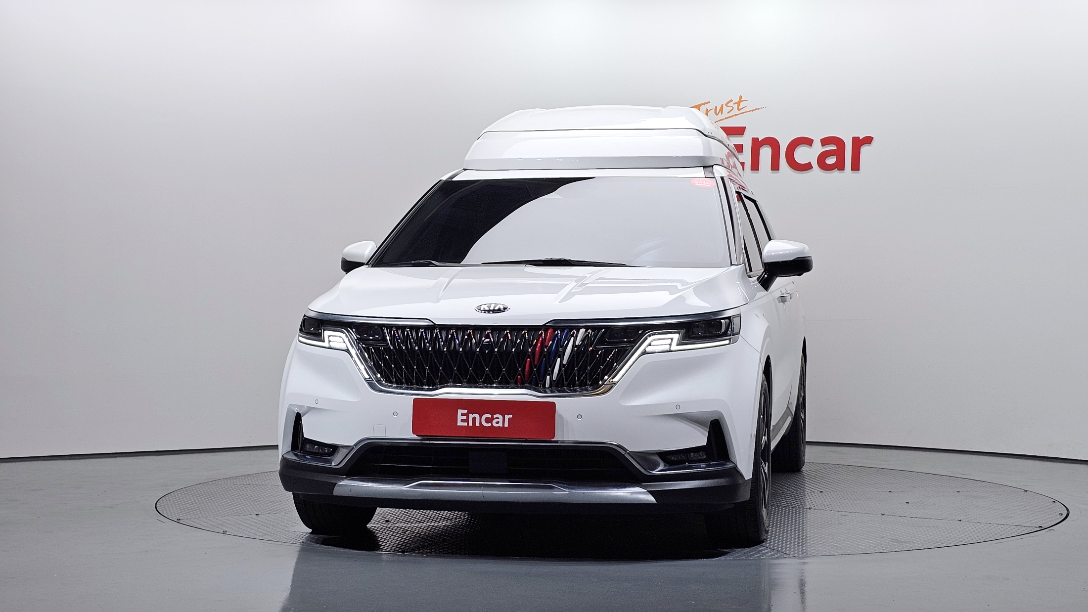 KIA CARNIVAL photo 3