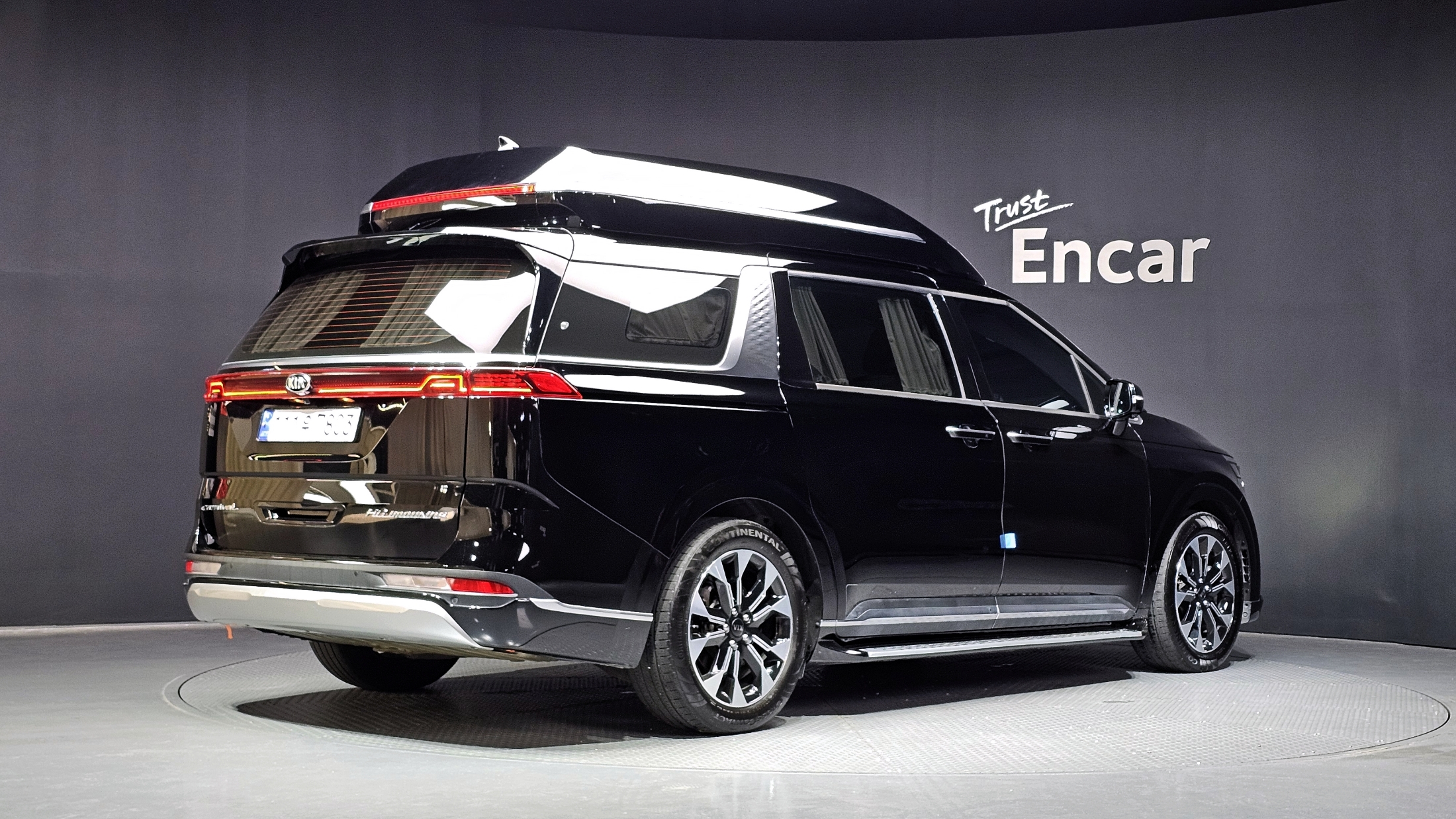 KIA CARNIVAL photo 2